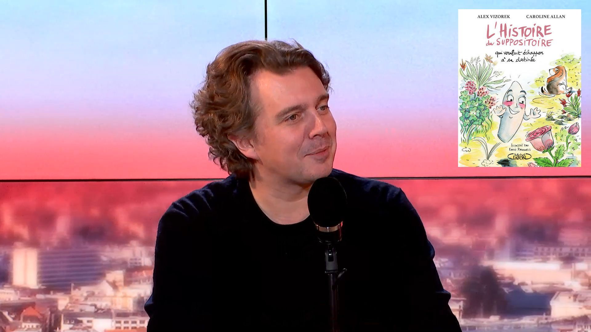 Alex Vizorek vous fait voyager hors de la salle de bain avec son livre