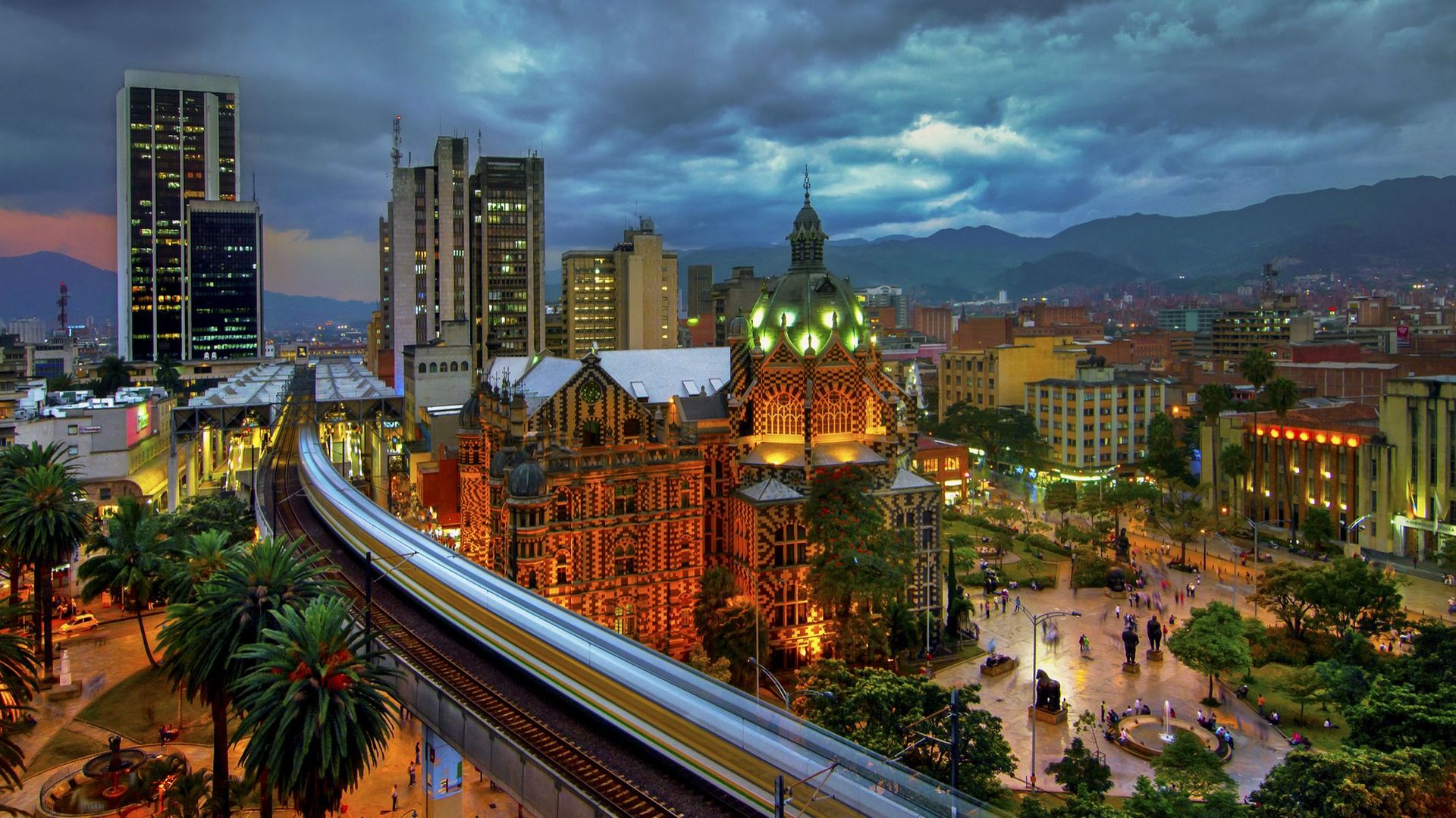 Après avoir été le siège du cartel de drogue du trafiquant Pablo Escobar pendant de nombreuses années, Medellin est aujourd’hui reconnue pour être l’exemple parfait d’une ville du quart d’heure.