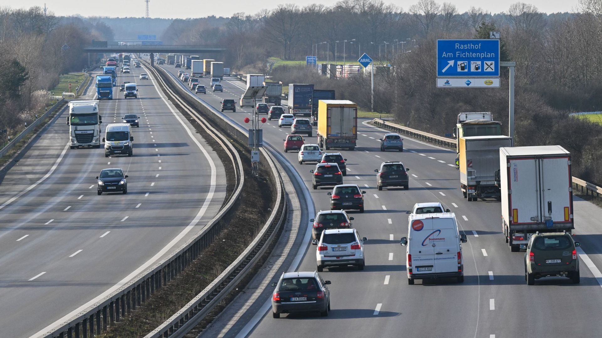 Un incontro in Germania lunedì dei paesi dell’Unione Europea riluttanti a porre fine alle auto con motore a combustione