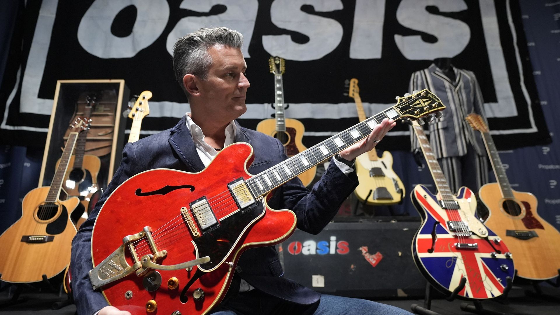La guitare explosée par Liam Gallagher lors de la séparation d’Oasis mise aux enchères
