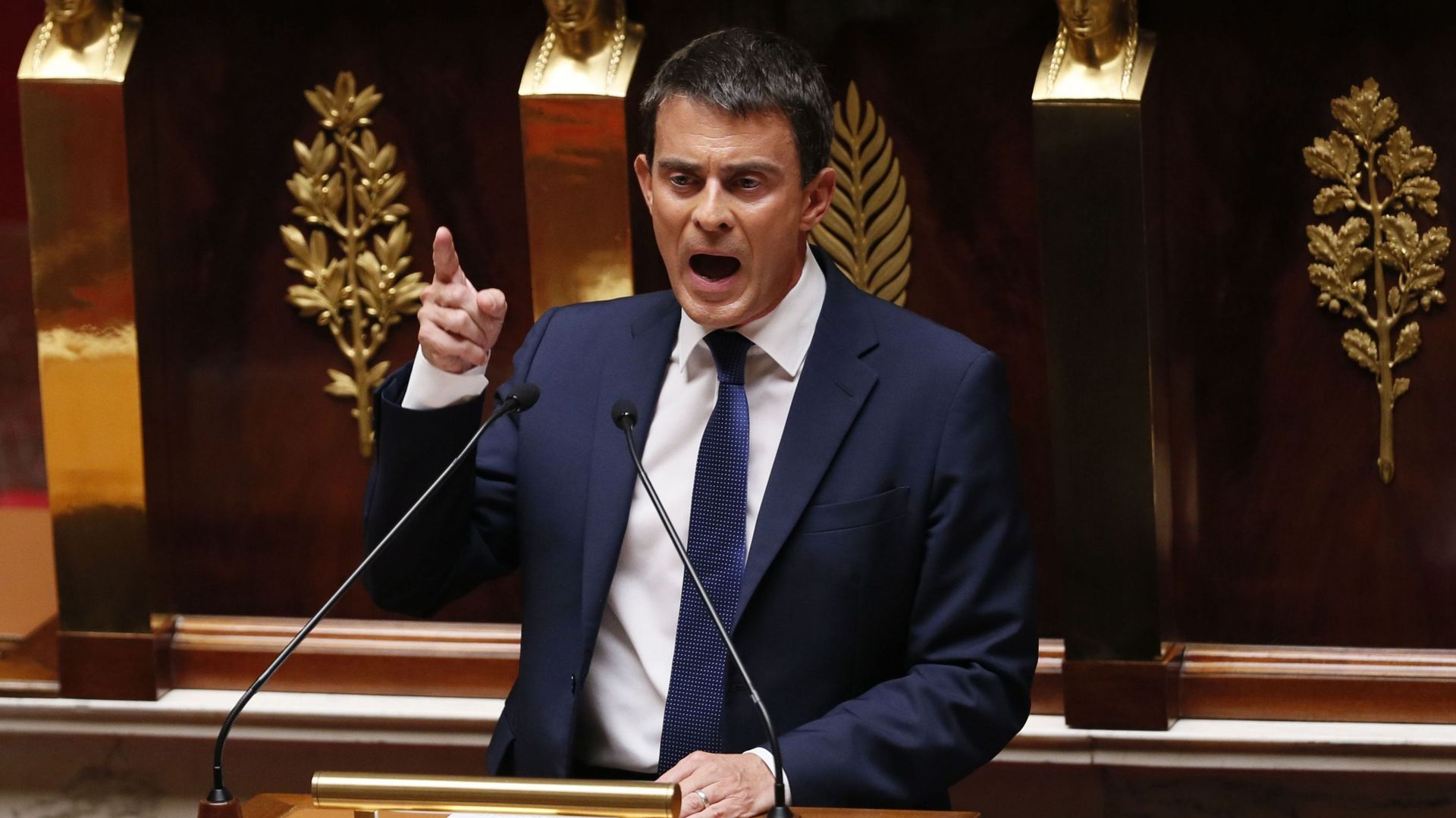 France: Valls exclut de "dévier" du cap des réformes, le pays décide "seul"