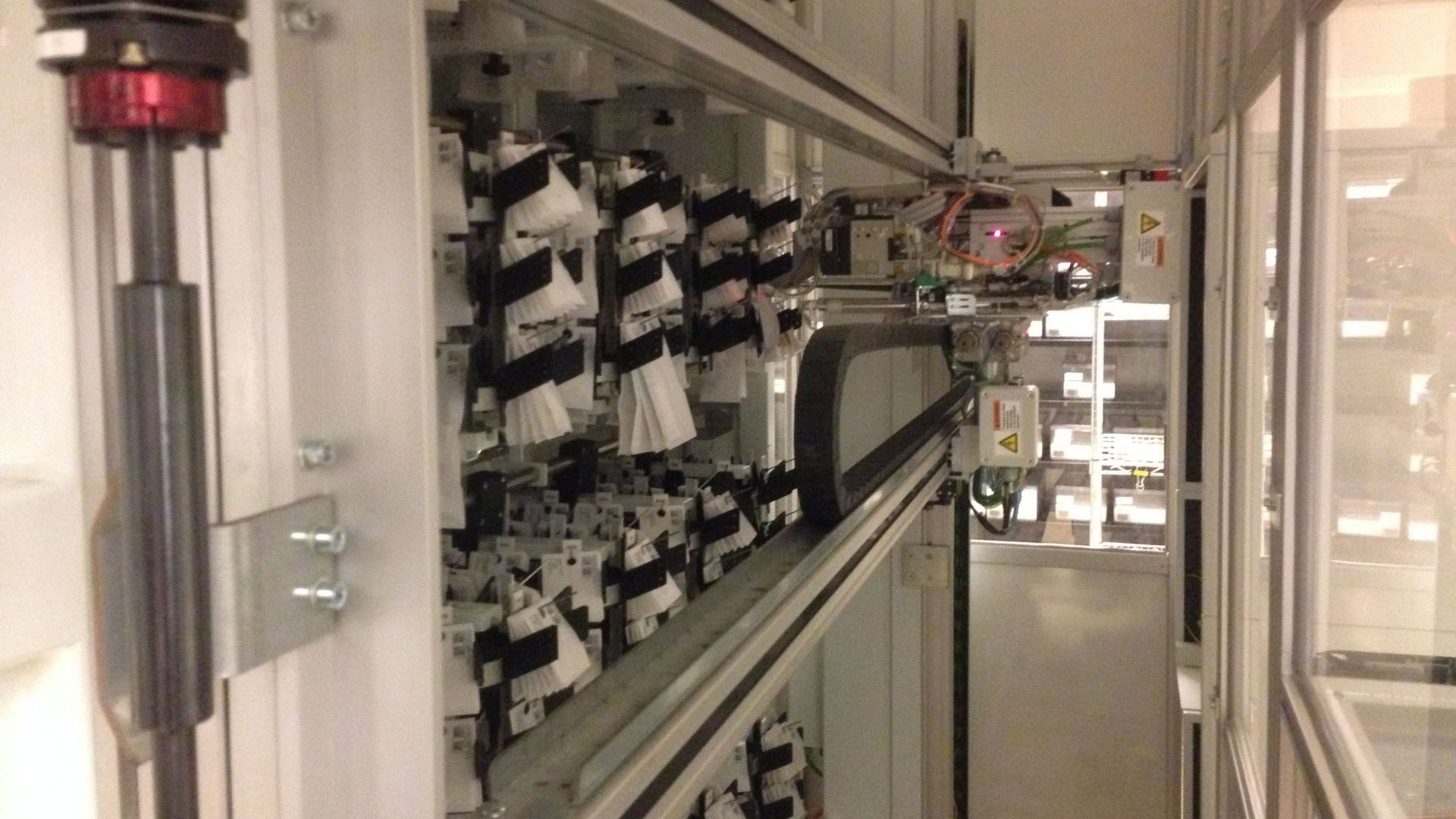 Le robot qui prépare les médicaments au CHU de Liège