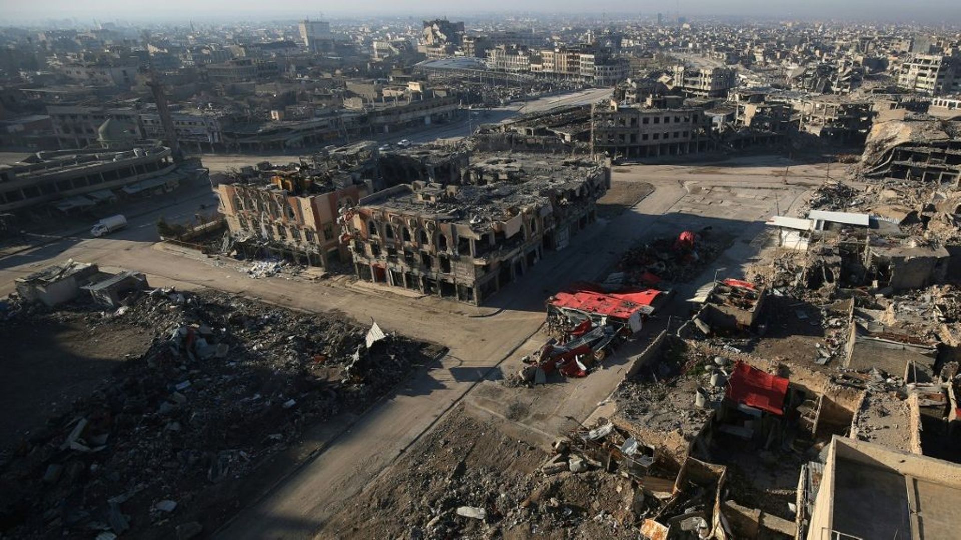 Une vue aérienne de Mossoul, le 8 janvier 2018, six mois après sa reprise par l'armée irakienne au groupe jihadiste Etat islamique