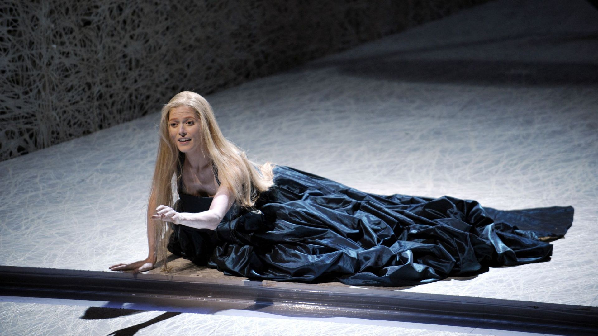 Barbara Hannigan joue Lei dans l'opéra de Pascal Dusapin "Passion" (2008)
