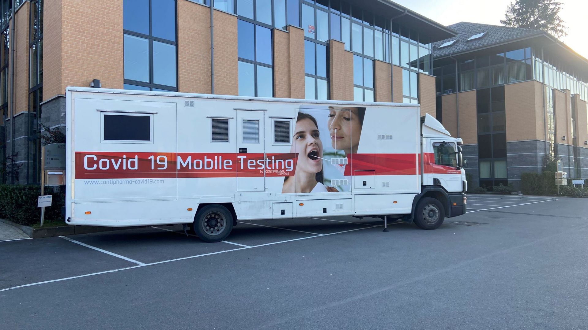 Ce camion sillonnera bientôt la Belgique pour du testing à la demande. 