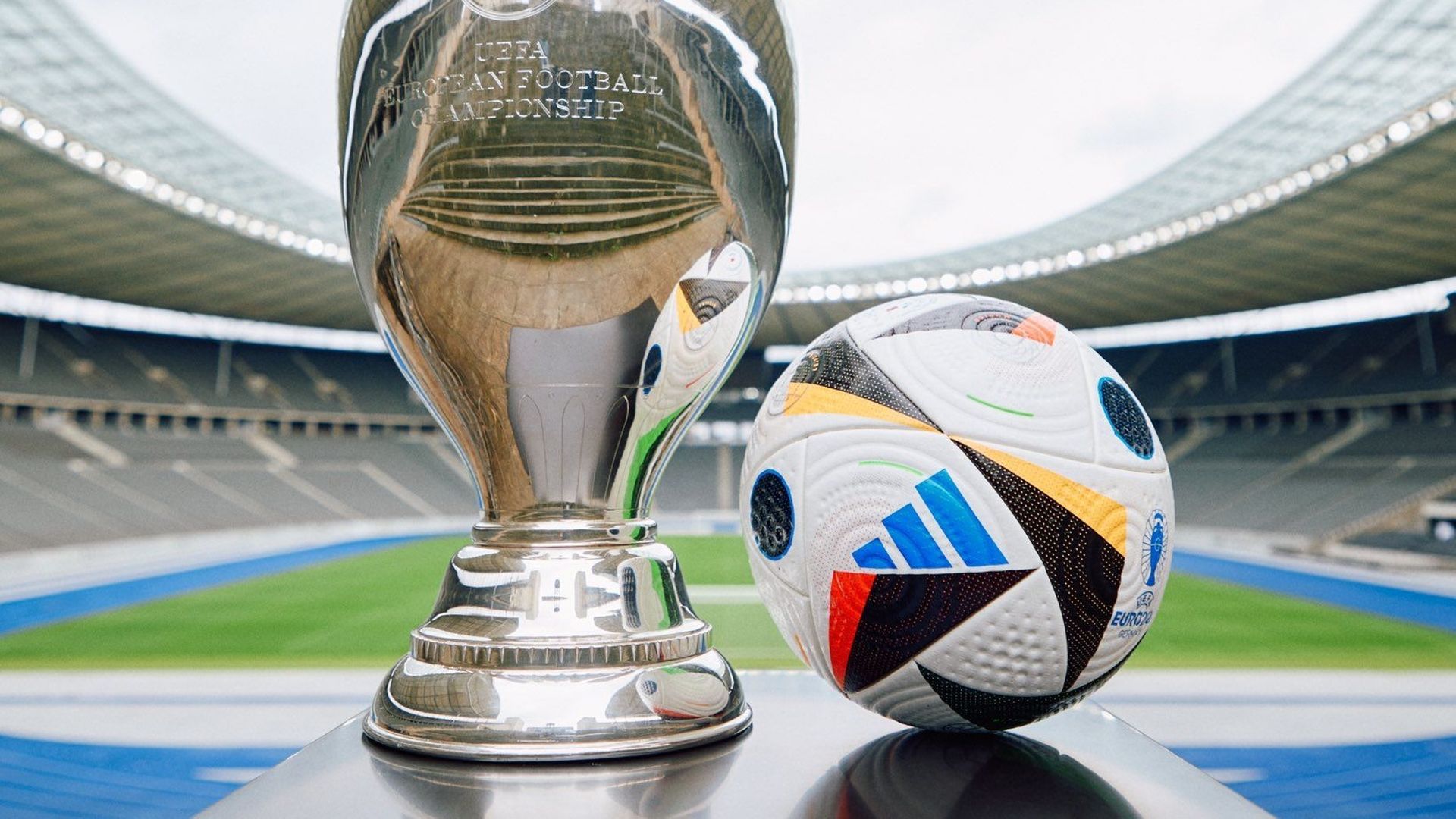 Fussballliebe » : Adidas a dévoilé le nouveau ballon de l'Euro 2024 (vidéo)  - Le Soir