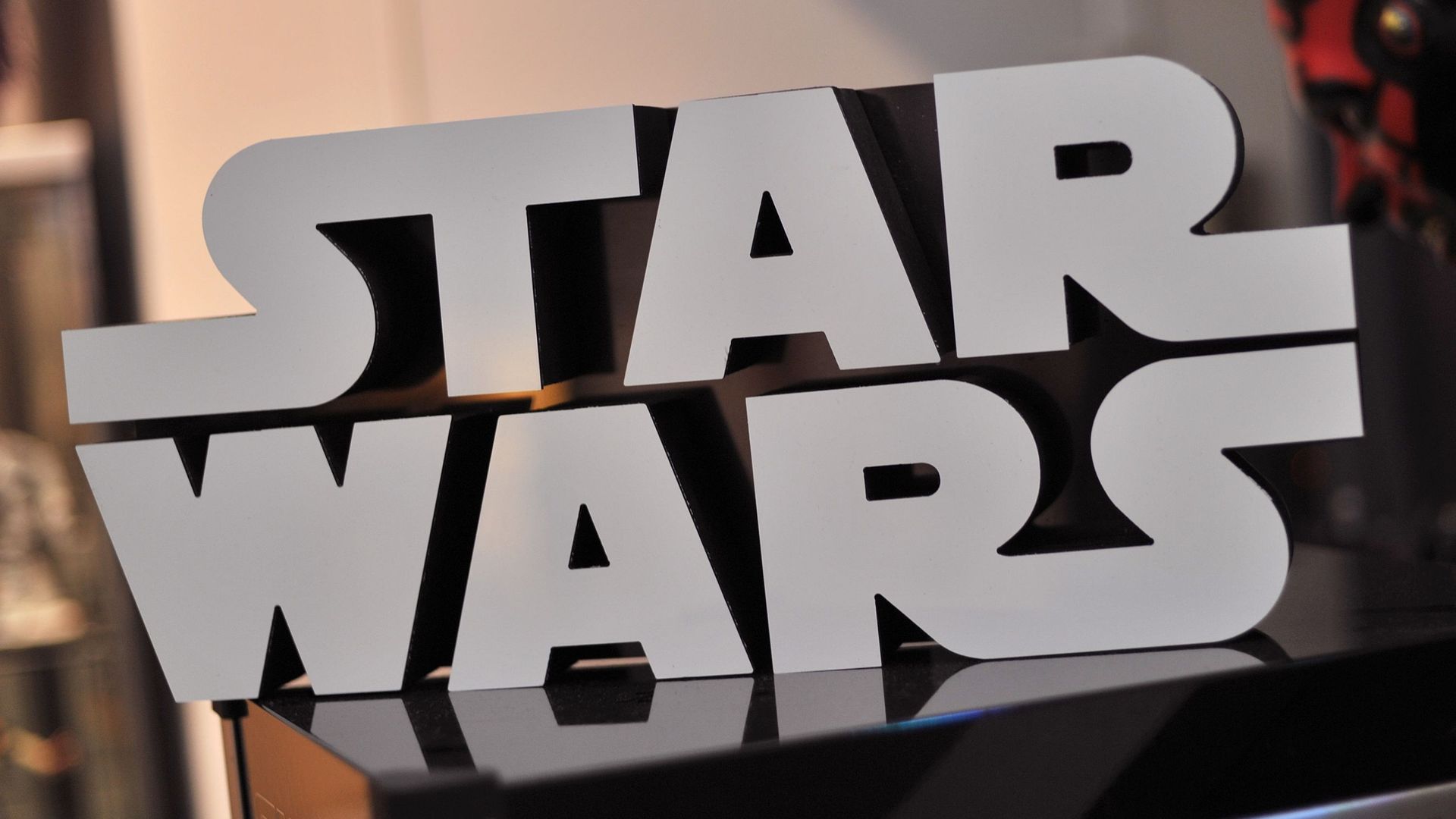 Disney a annoncé avoir signé un accord avec Rian Johnson, le réalisateur du "Last Jedi", pour développer une toute nouvelle trilogie "Star Wars"