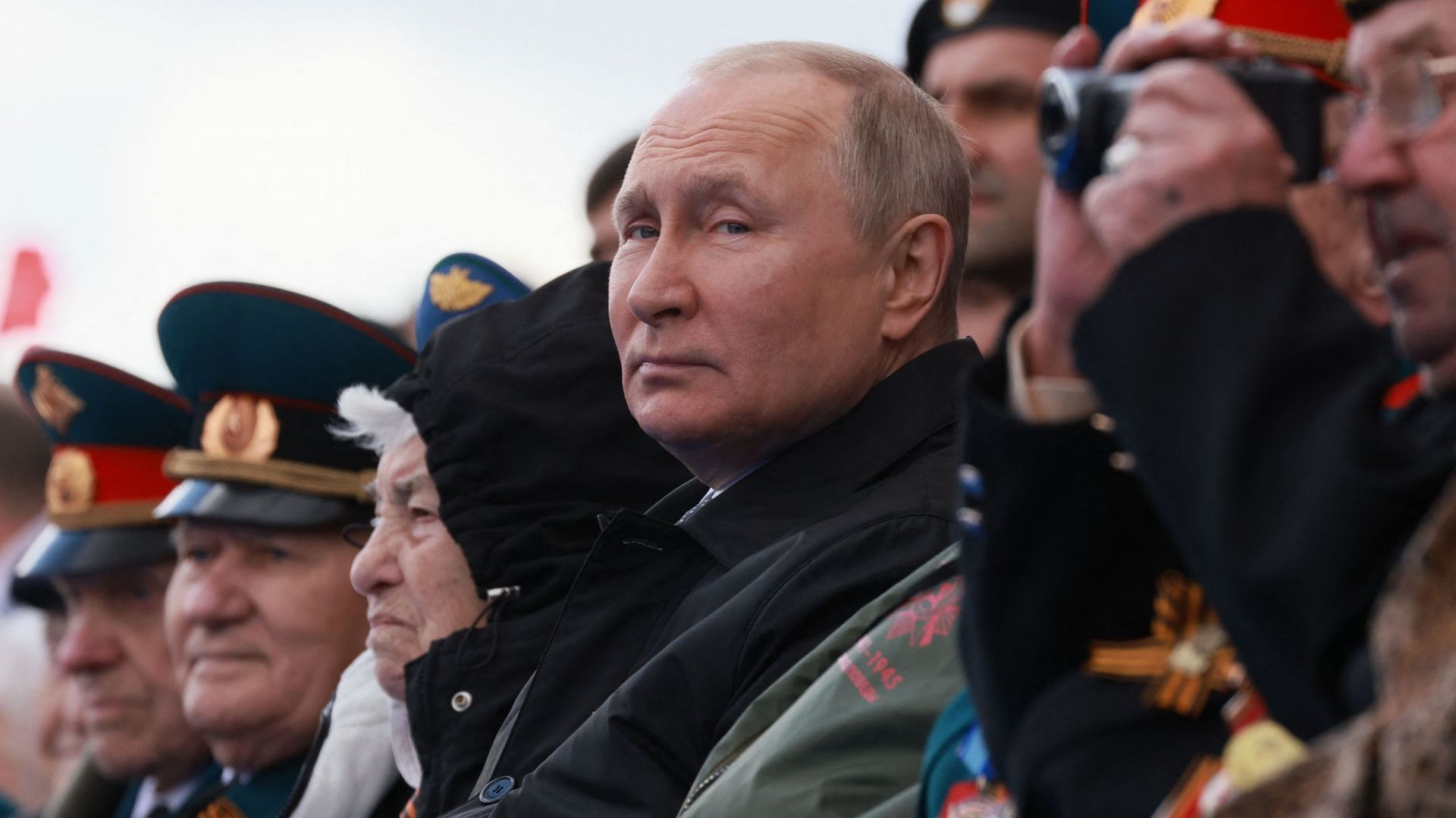 Le président russe Vladimir Poutine assiste à la parade militaire du Jour de la Victoire sur la Place Rouge de Moscou, le 9 mai 2022. – Image d’illustration.