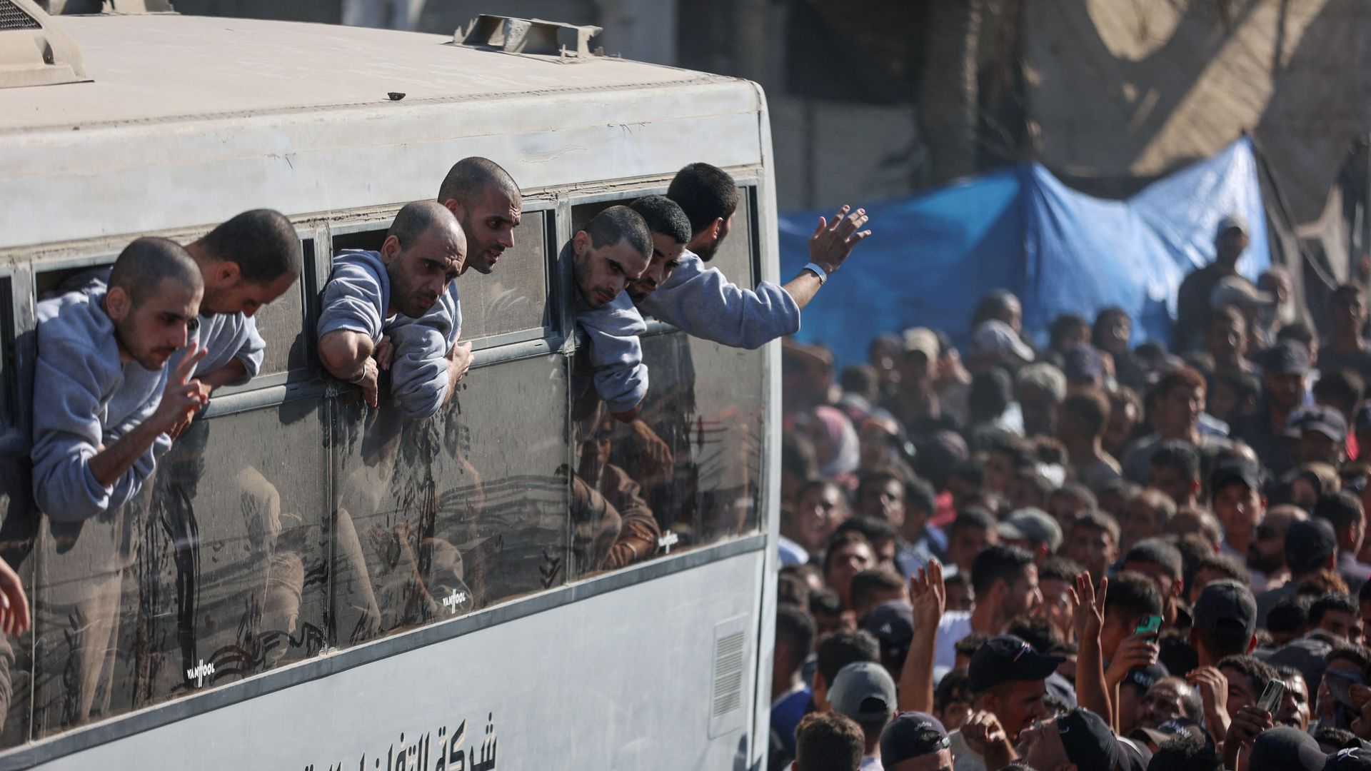Guerre au Proche-Orient : Israël annonce avoir libéré lundi 1.968 détenus en échange des 20 otages vivants relâchés par le Hamas
