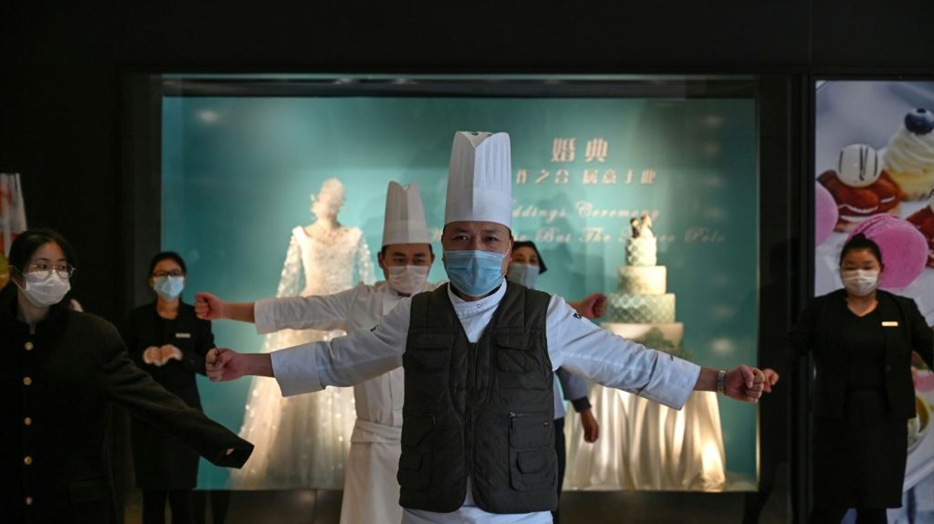 Des employés d'un hôtel de Wuhan, en Chine, le 28 janvier 2020