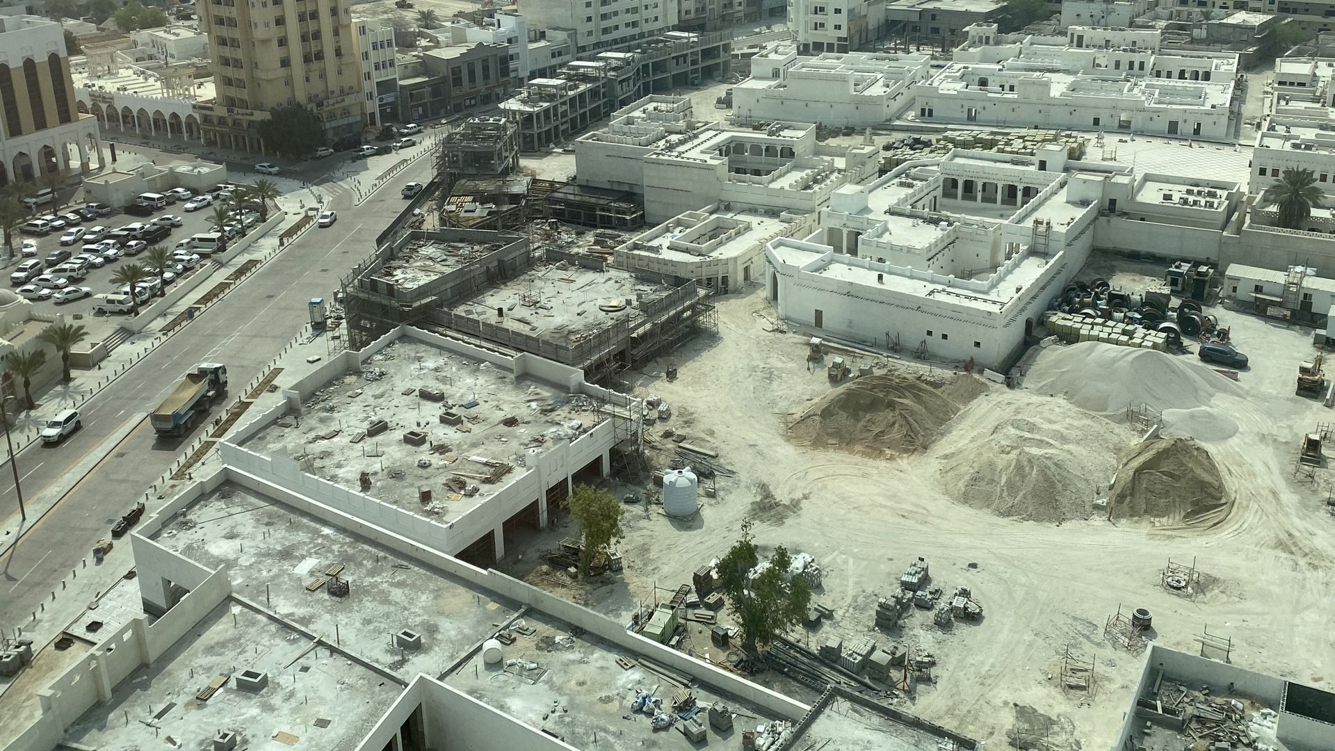 Il y a encore beaucoup de chantiers en cours au Qatar. Le pays est en perpétuelle construction / septembre 2022