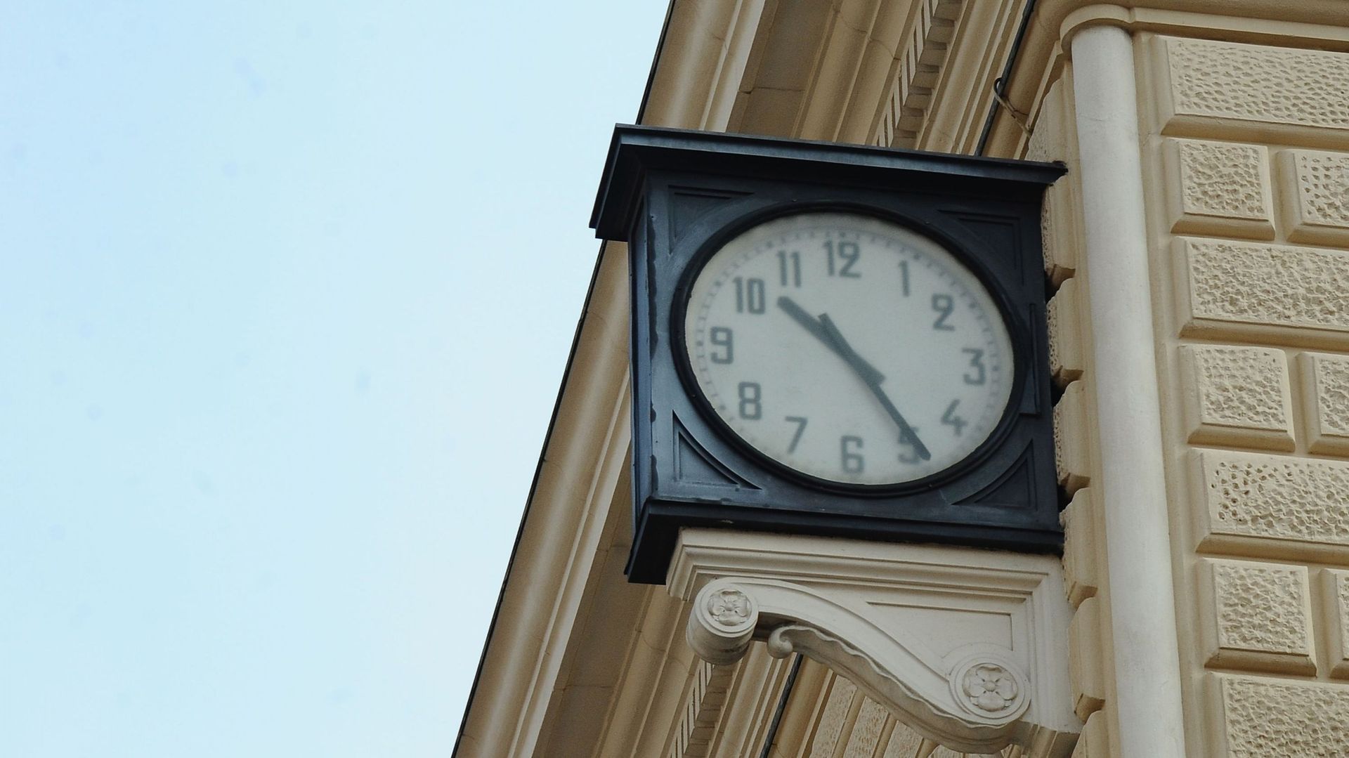 Horloge gare de Bologne l’heure de l’explosion