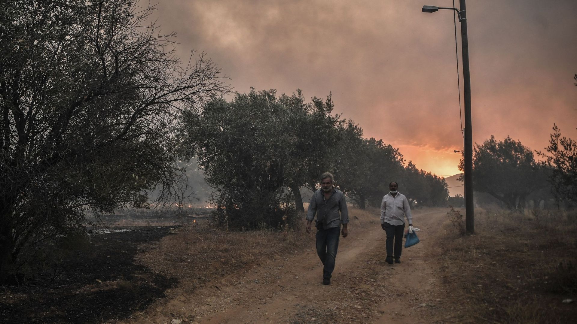 De nombreux villages évacués aux alentours d'Athènes