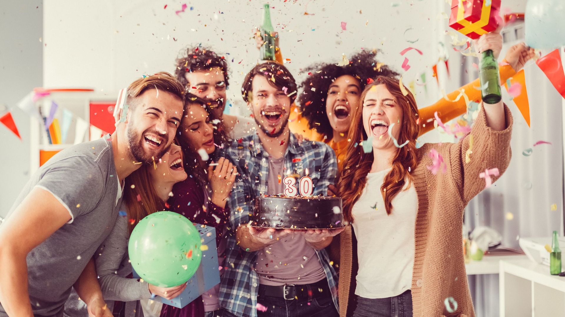 4 thèmes de soirée pour fêter ses 30 ans RTBF Actus — free download