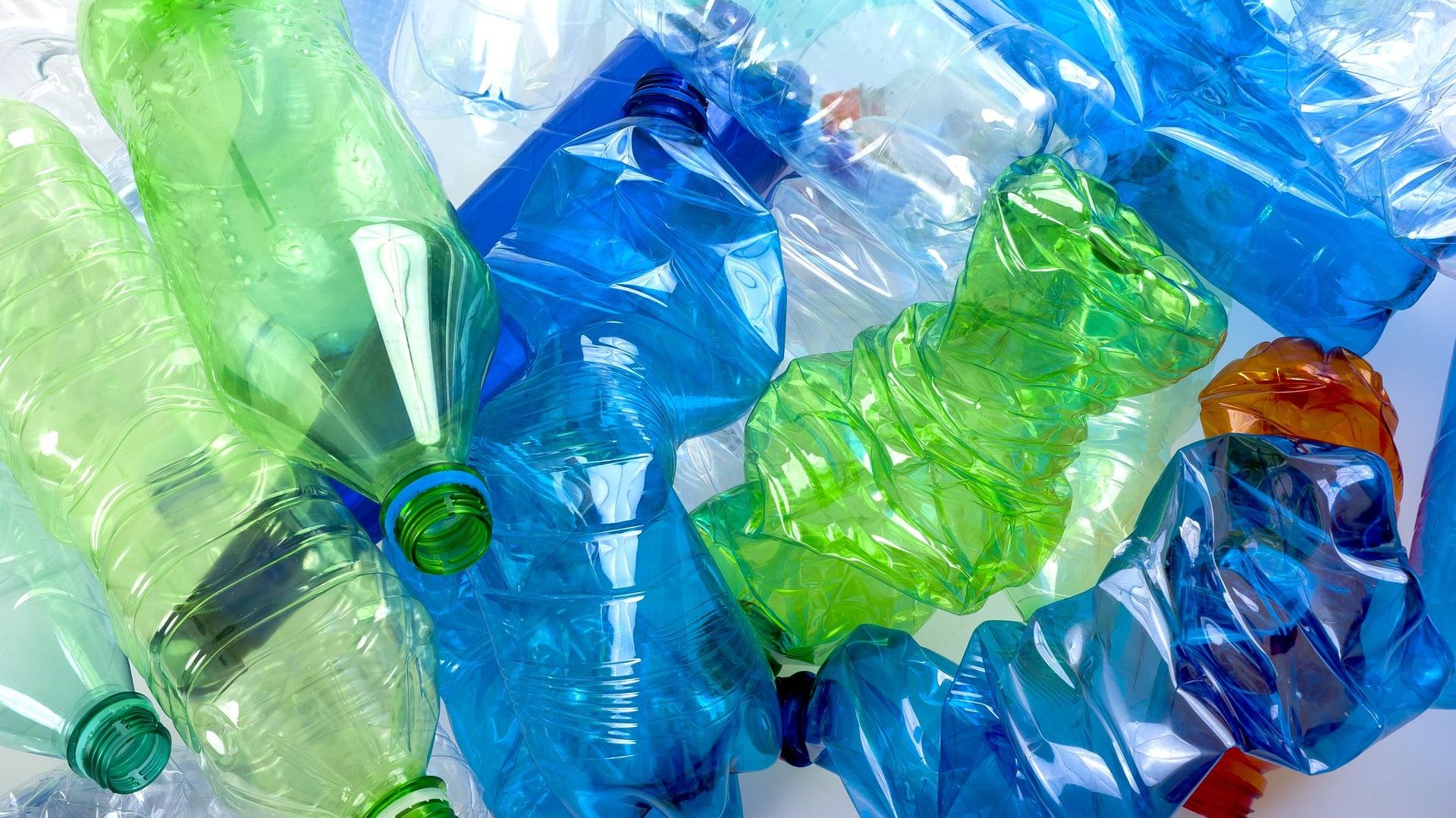 Déchets plastiques: les produits d'une poignée de multinationales polluent la planète, selon un rapport.