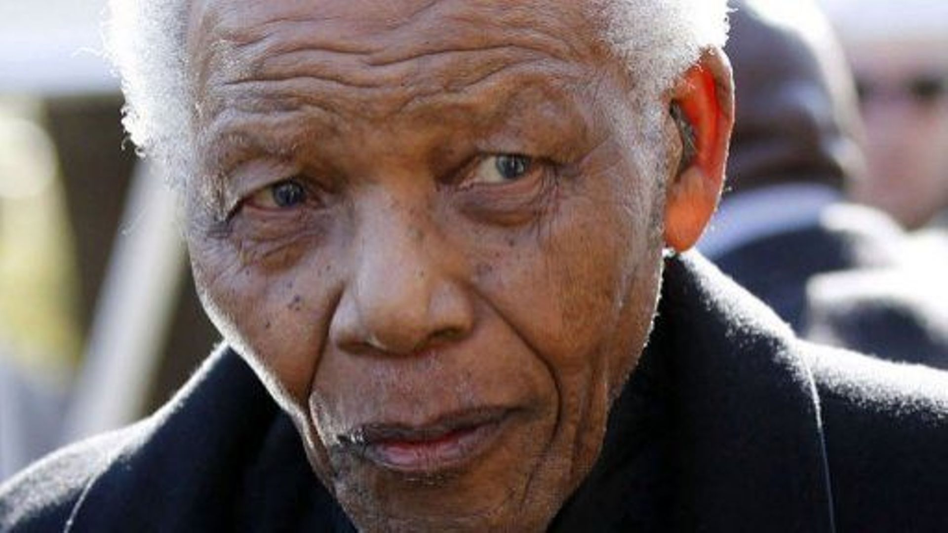 Mandela réagit positivement au traitement de son infection pulmonaire