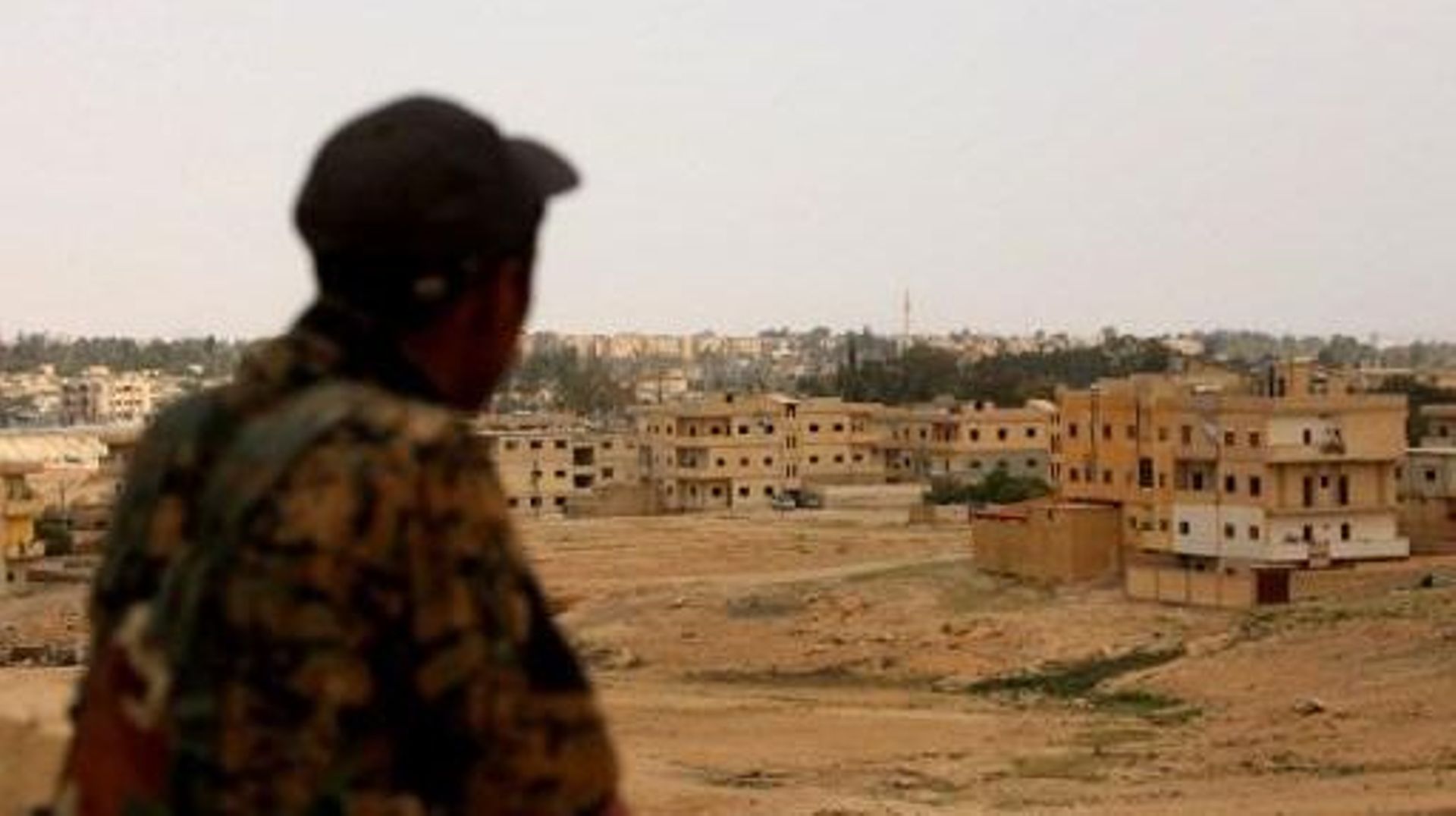 Conflit en Syrie: quelques dizaines de combattants de l'EI résistent à Tabqa