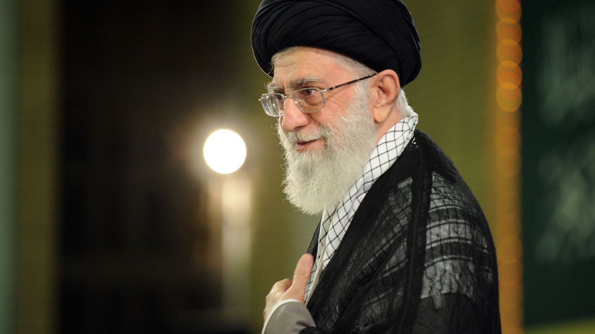 Le guide suprême iranien critique l'accord nucléaire