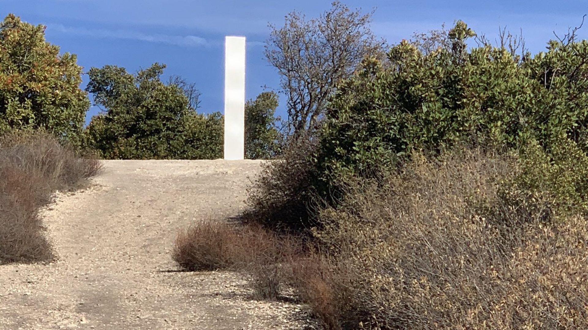 La saga des "monolithes" continue : une nouvelle sculpture est apparue en Californie