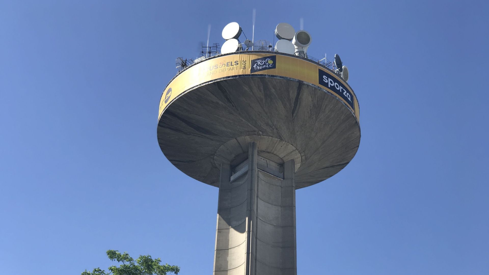 La Tour Reyers se met au jaune avant le Tour de France - RTBF Actus
