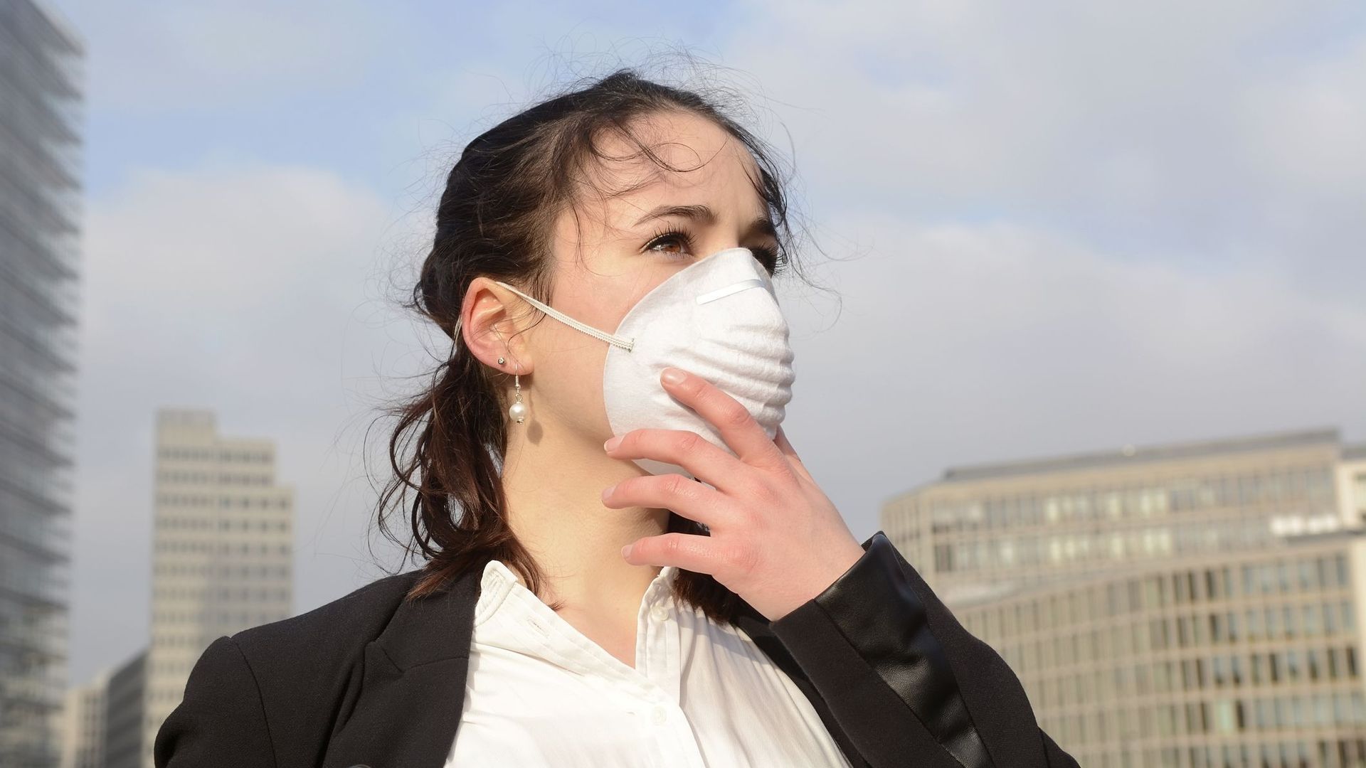 Запахло в воздухе мочой. Болезни из-за загрязнения воздуха. Влияние на человека визуального загрязнения. Загрязнение ОПС людьми.