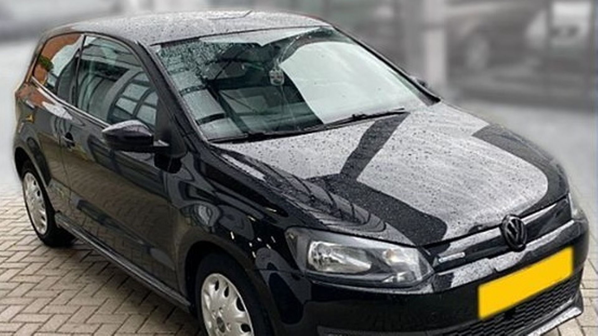 Cette voiture munie de plaques minéralogiques volées, ayant transporté Naima Jillal à Amsterdam, a-t-elle été détruite en région liégeoise ?