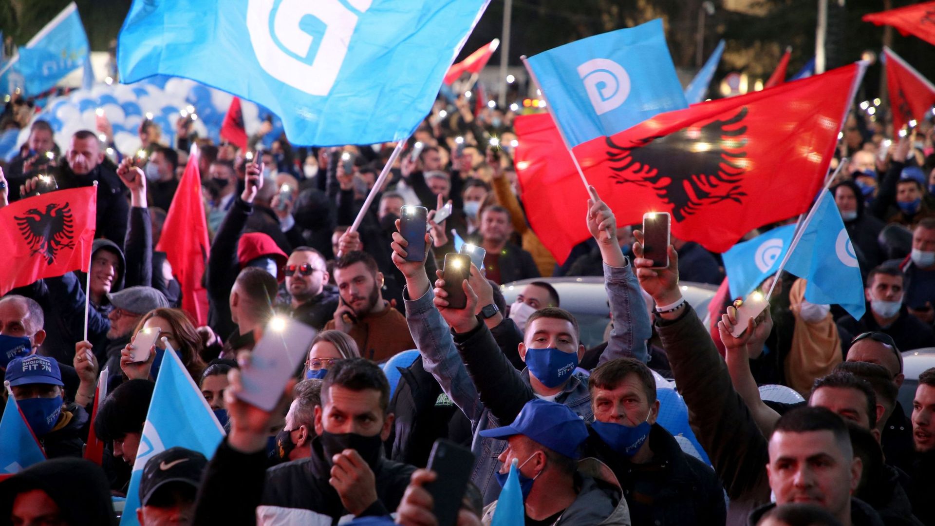 Un rassemblement du Parti démocratique albanais au début de la campagne électoral le 25 mars 2021.