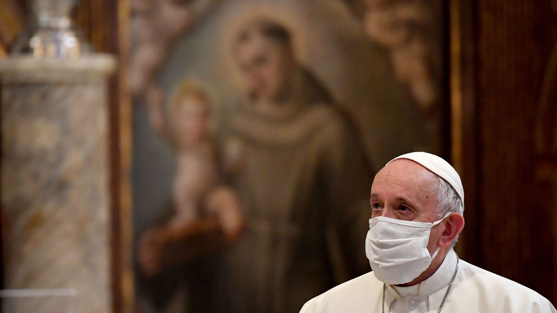 Le pape François commémore les victimes du Covid-19 : "Les souffrances de la guerre sont aggravées par les celles du coronavirus"