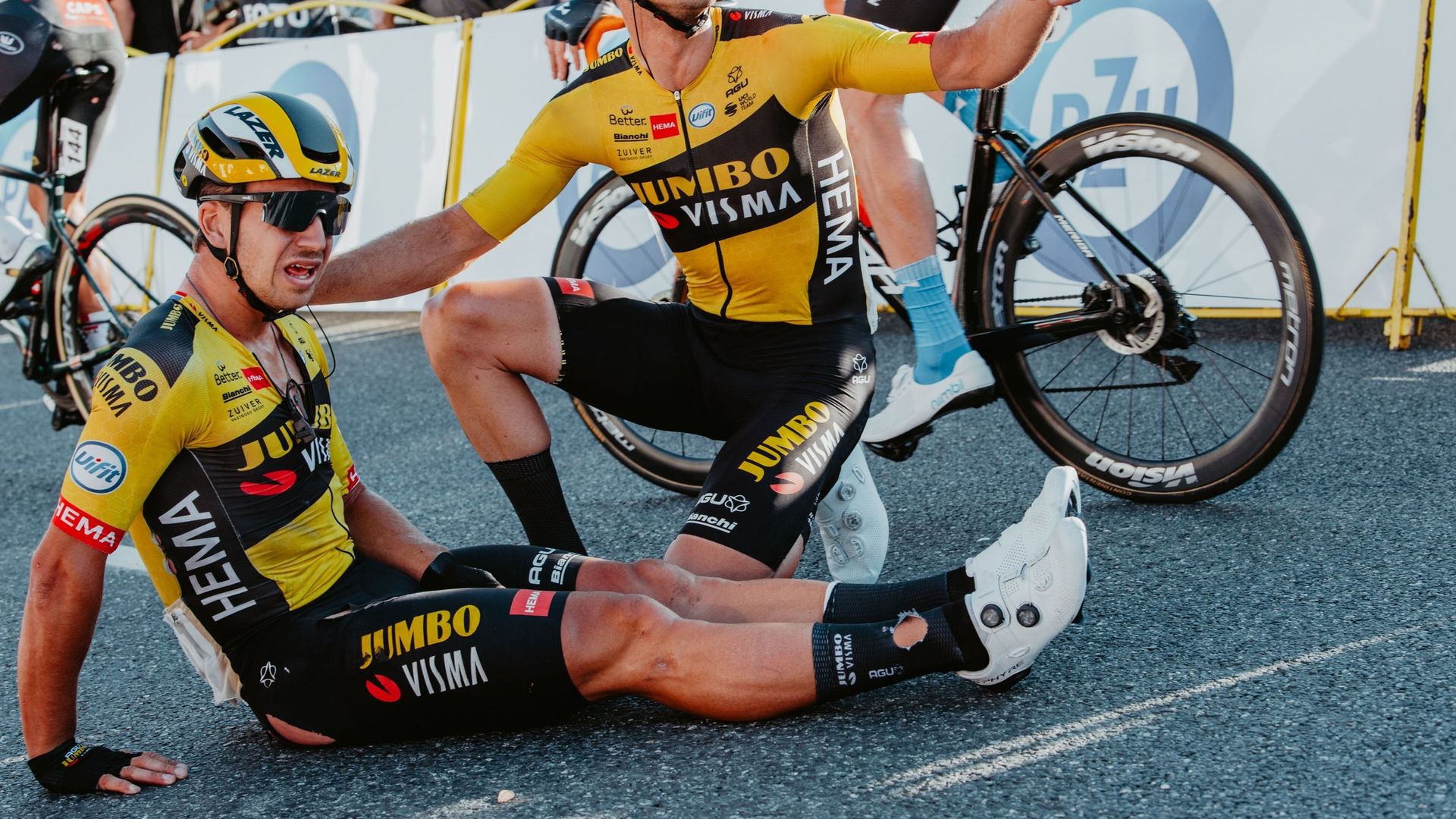Dylan Groenewegen après sa chute à l'arrivée de la 1ère étape du Tour de Pologne