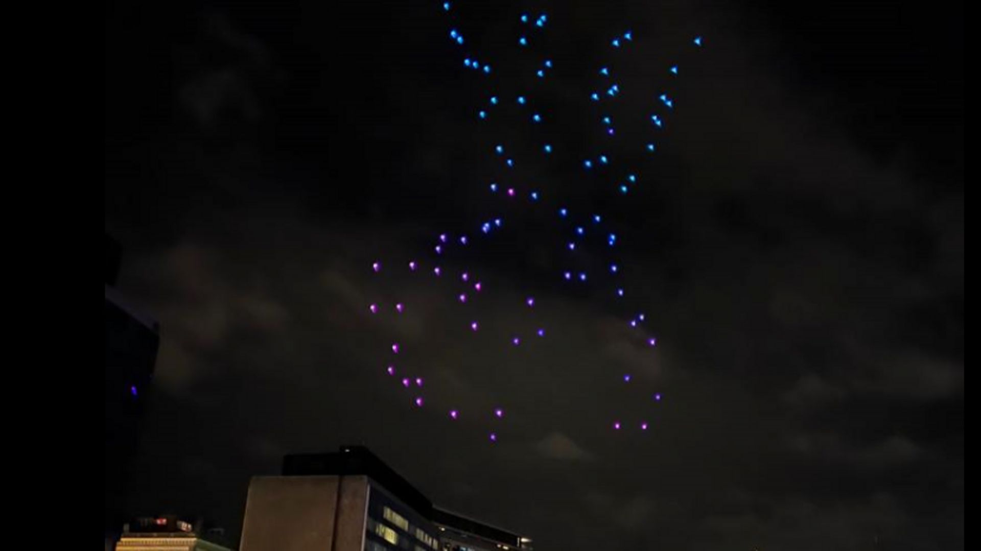 Lors de ce Printemps numérique, avait également lieu un spectacle de drones dans le ciel de Bruxelles.