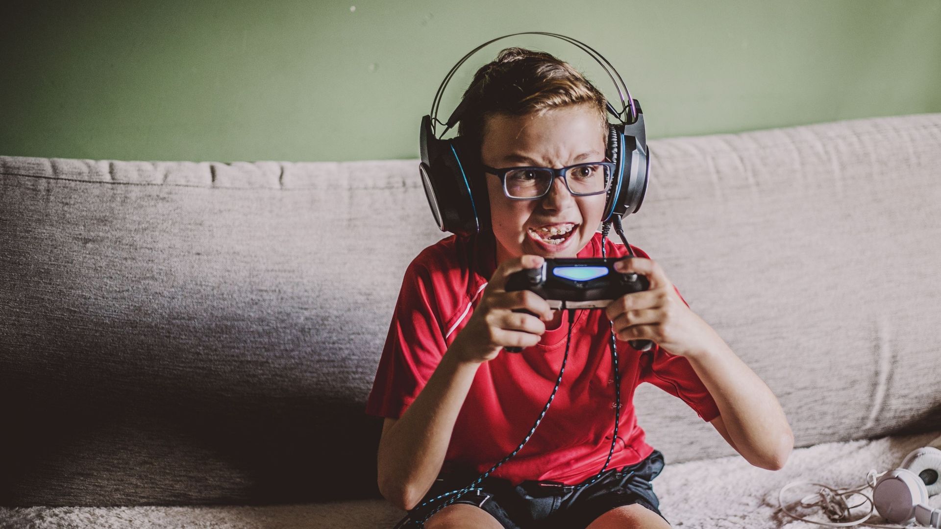 Le Scan : les jeux vidéo sont-ils bons pour nos enfants ? - RTBF Actus