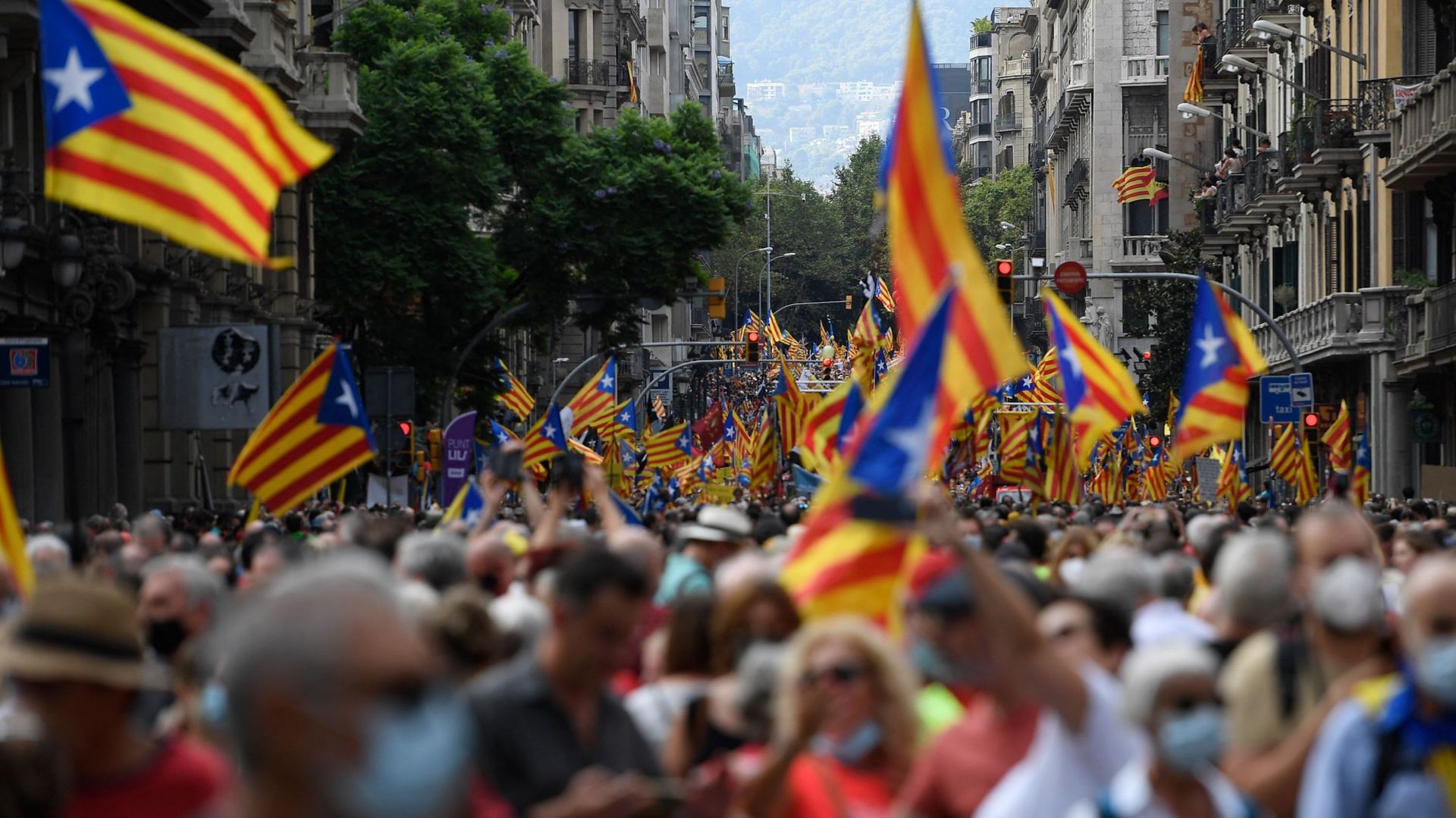 les-independantistes-catalans-dans-la-rue-avant-des-negociations-avec-madrid