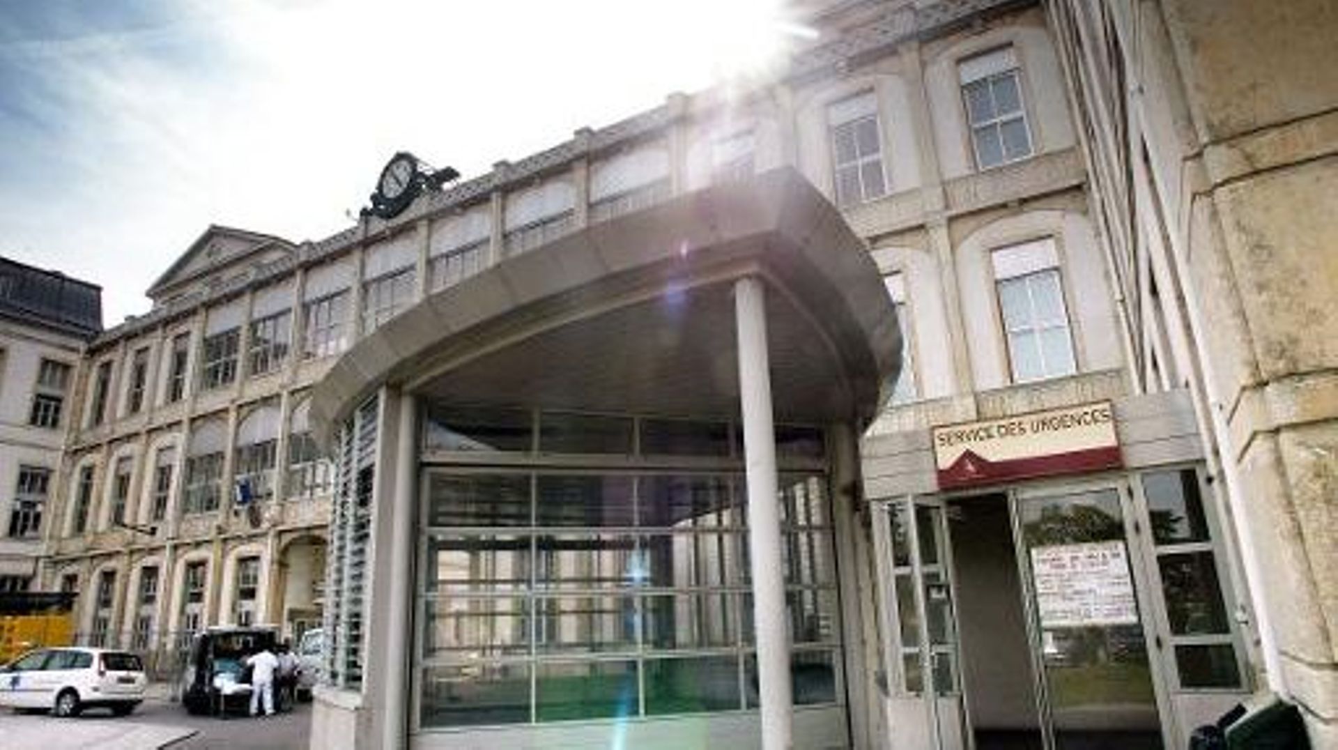 Ebola: l'hôpital de la Croix-Rousse à Lyon prêt à accueillir des ...