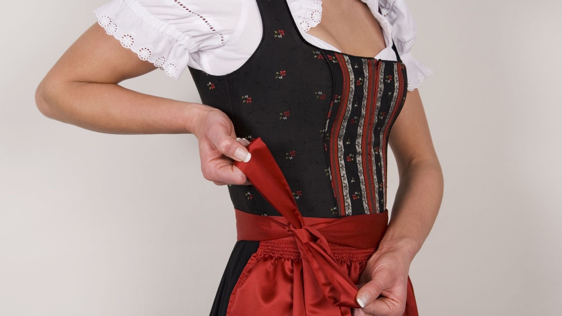 Le "Dirndl", une robe alpine plus en vogue que jamais.