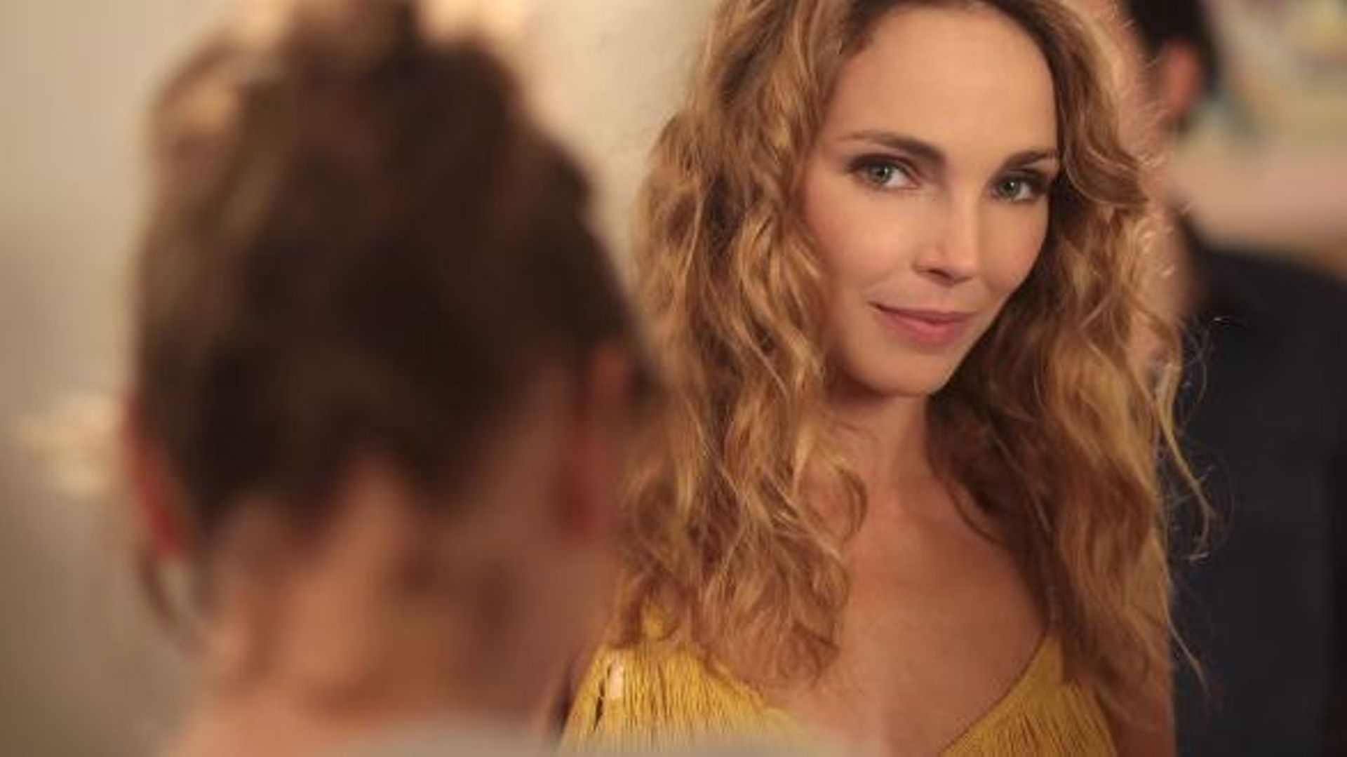 Téléfilm inédit avec Claire Keim 'Dans la peau d'une grande' / Bande