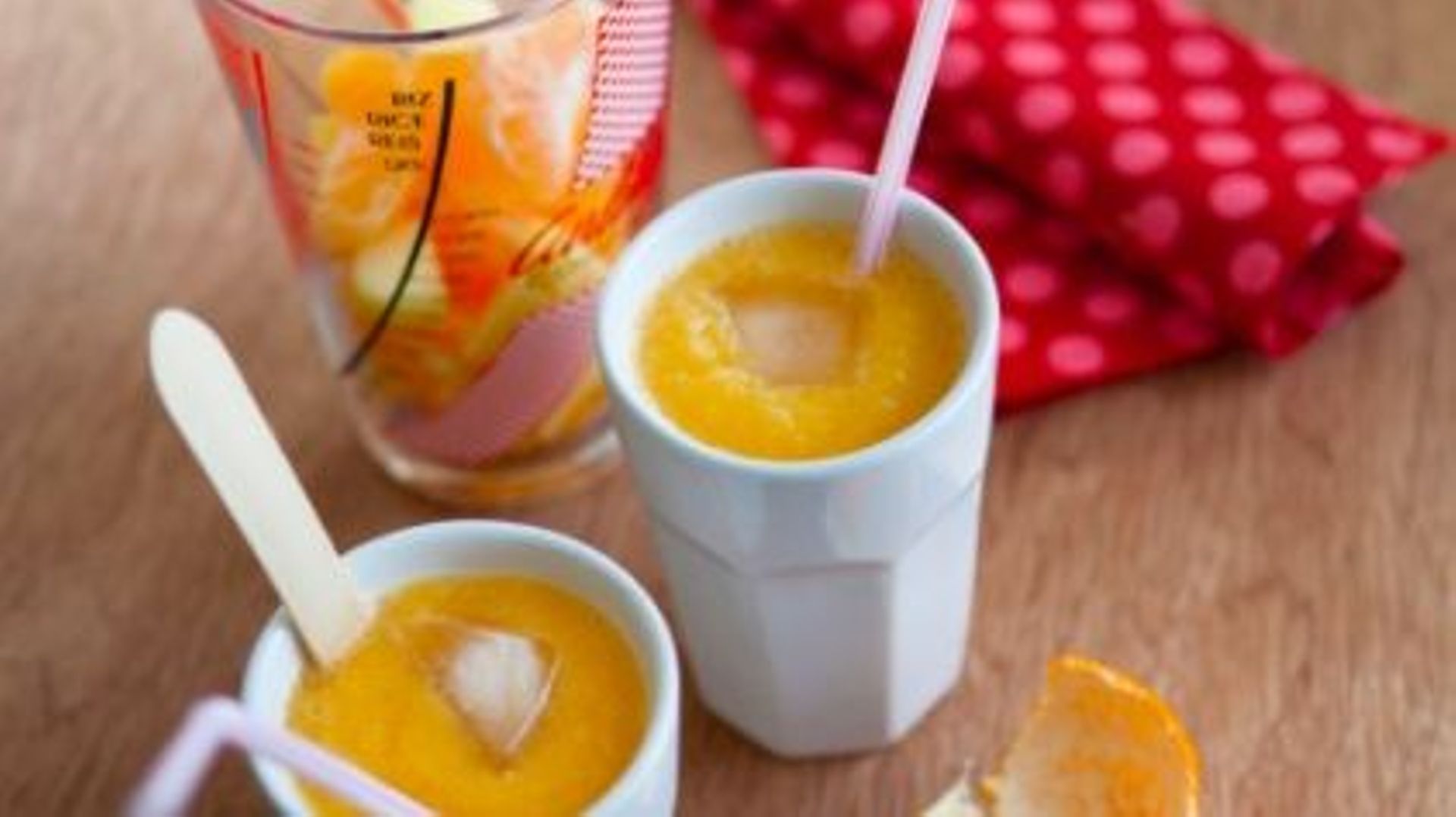 recette-smoothie-pomme-miel-clementine-parfum-de-fleur-d-oranger
