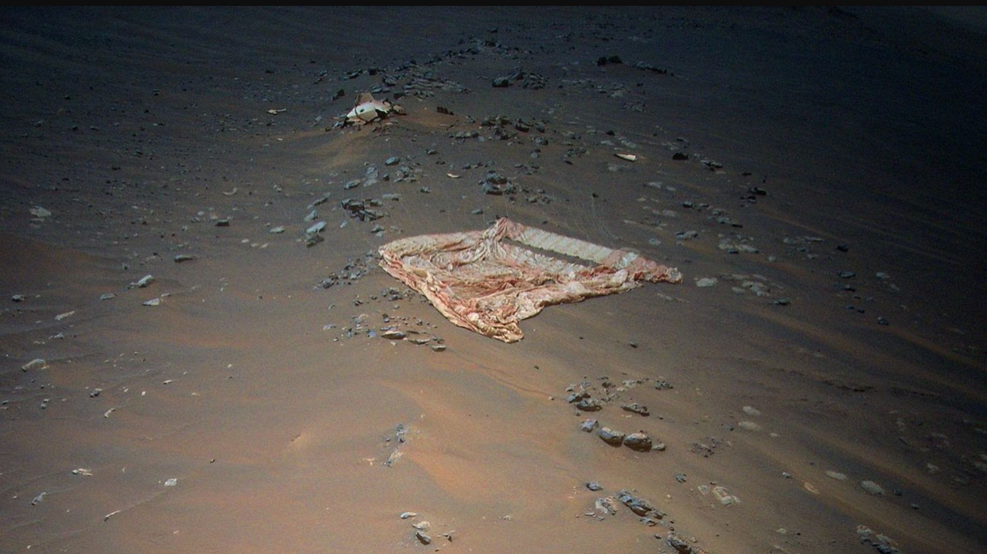 Le parachute qui a servi à poser le rover sur Mars