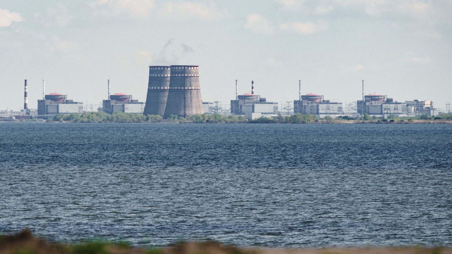 La guerra in Ucraina: riconnessione della centrale nucleare di Zaporizhia alla rete elettrica