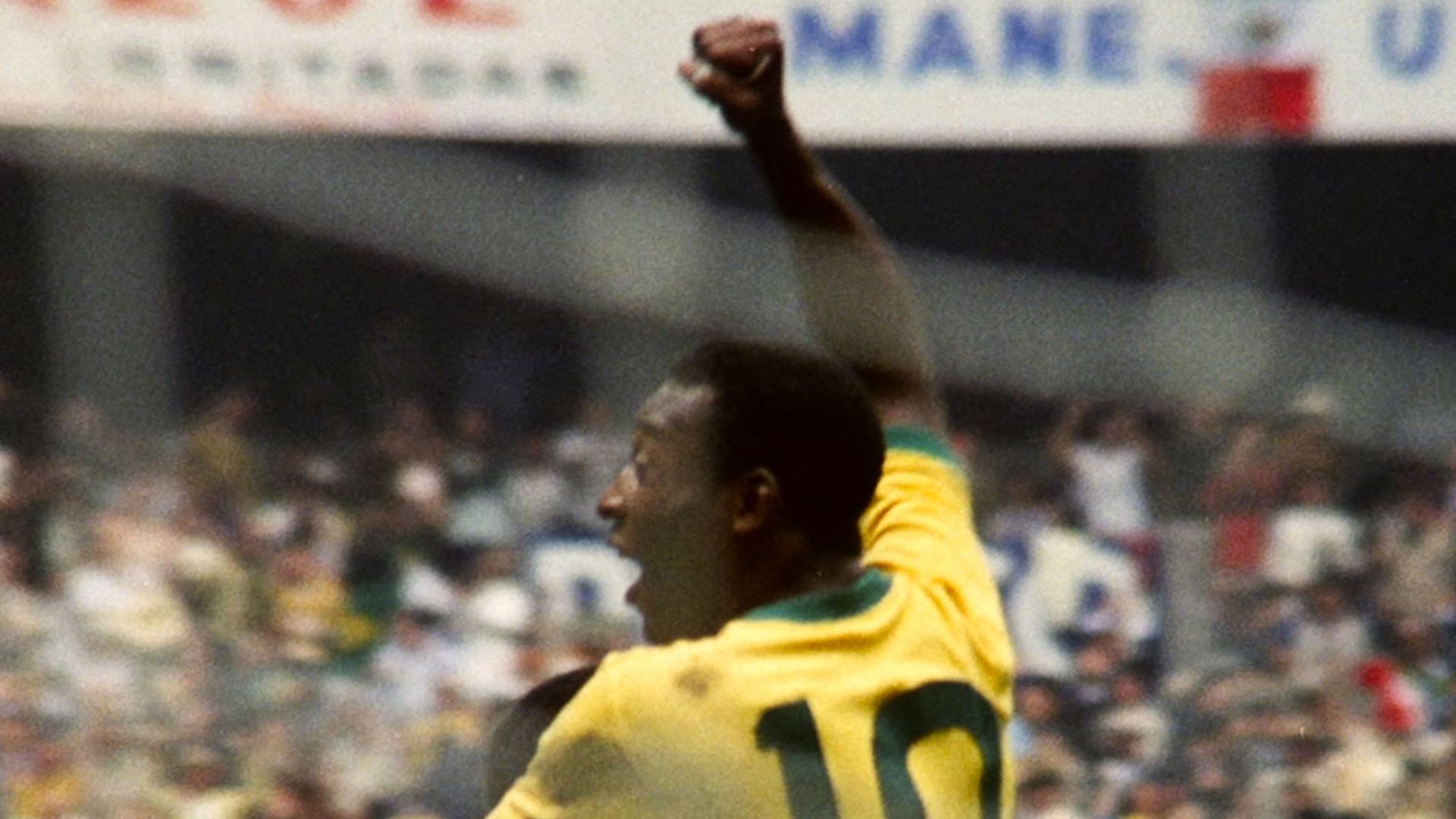 Pelé a remporté trois Coupes du monde.