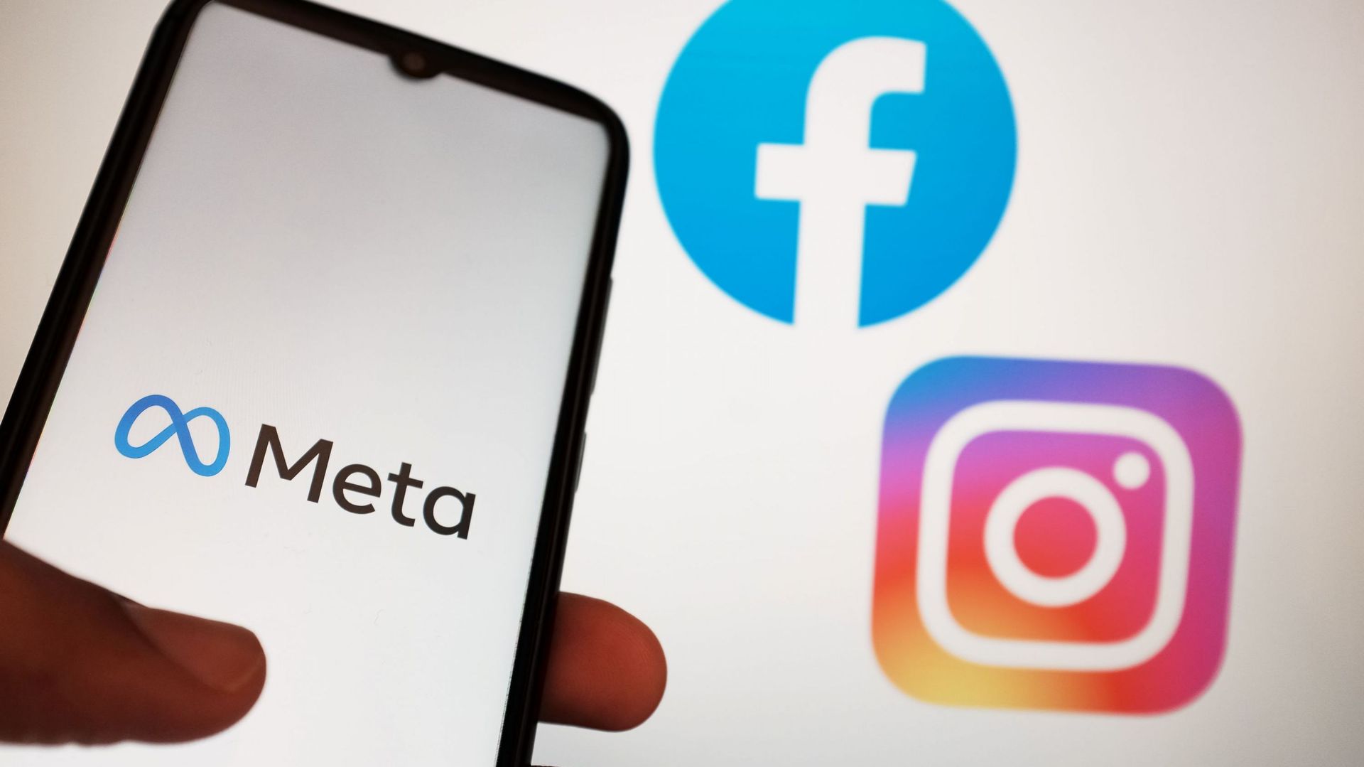 Meta : un abonnement payant sans pub pour Facebook et Instagram en Europe  🆕