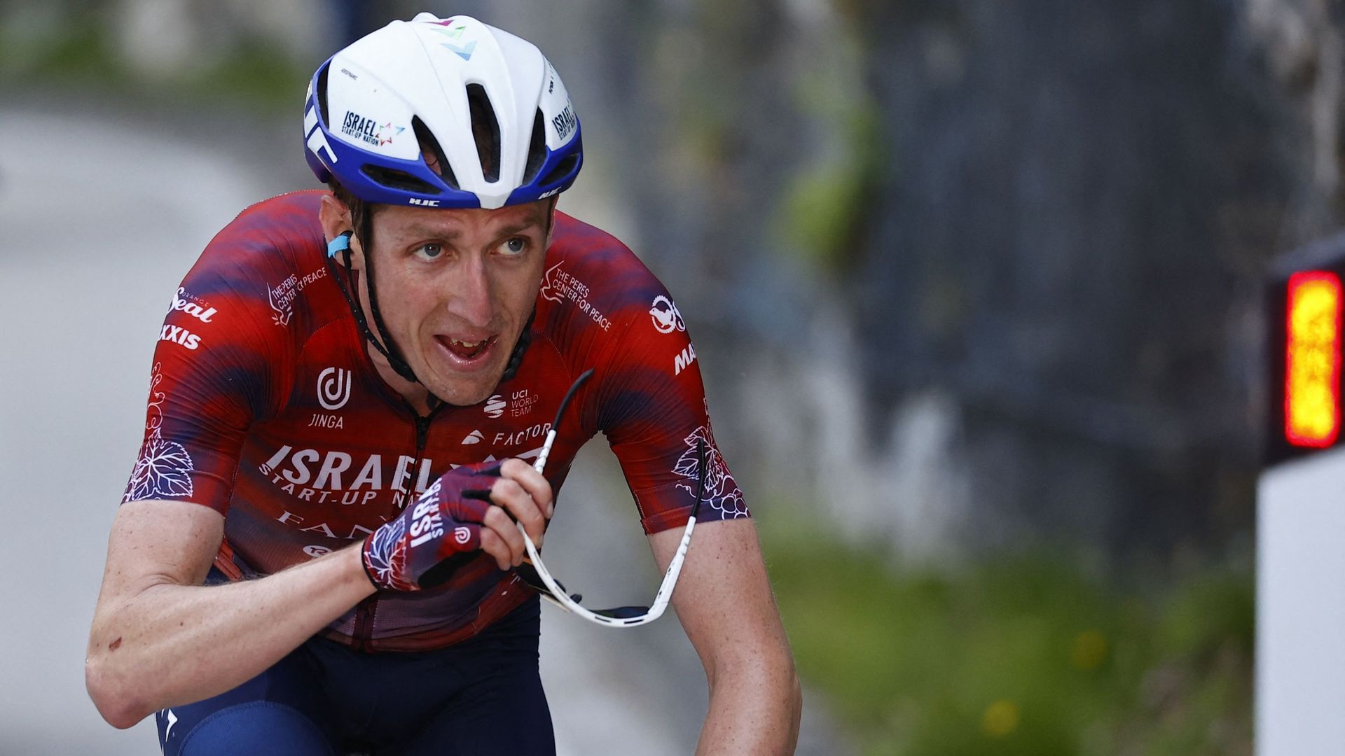 Dan Martin remporte la 17e étape du Giro.