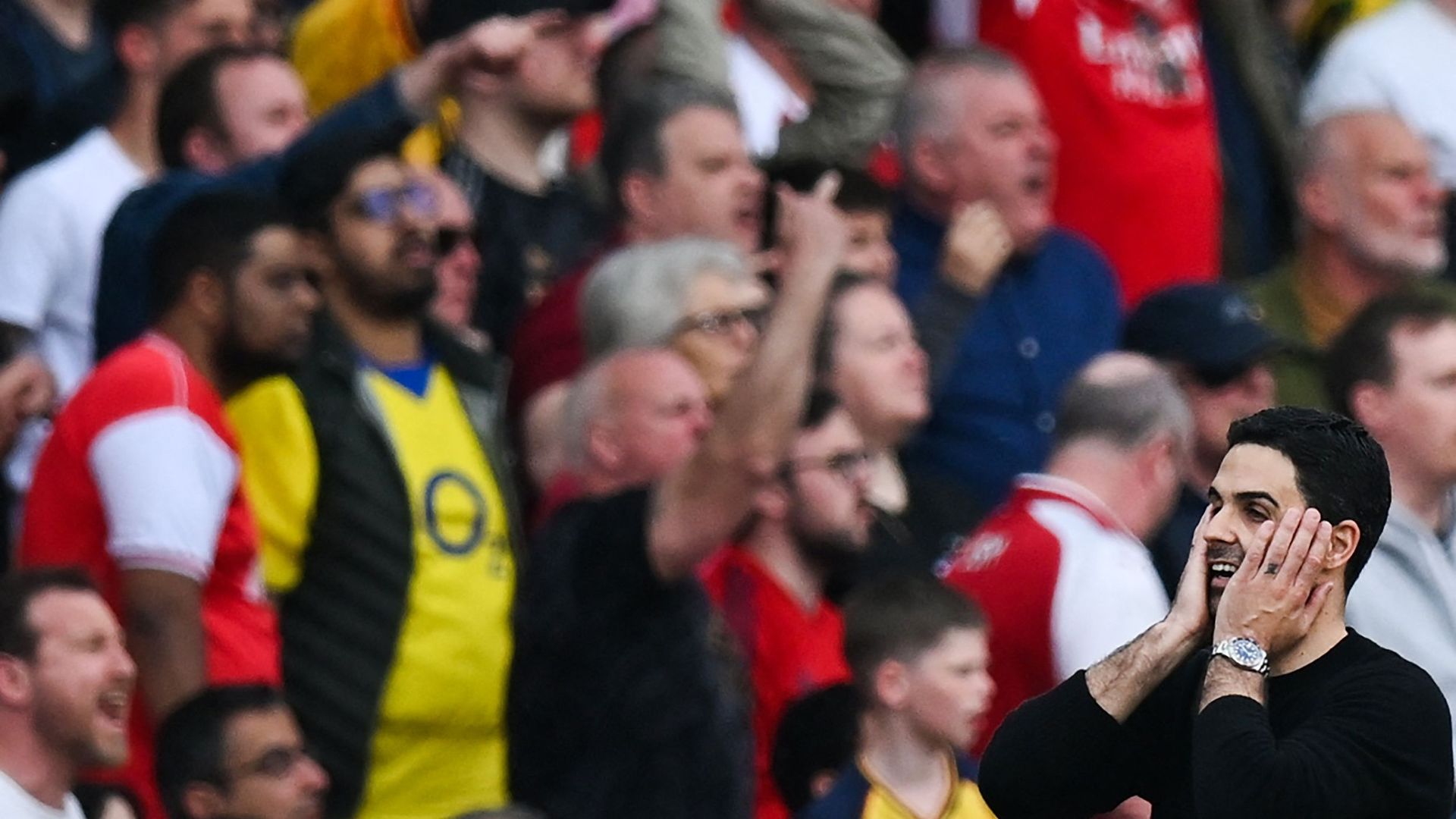 Affecté par la défaite 3-0 et la prestation décevante de son équipe contre Brighton, l’entraîneur d’Arsenal Mikel Arteta a reconnu dimanche qu’il n’était "pas possible" de penser au titre compte tenu de l’écart creusé par Manchester City.