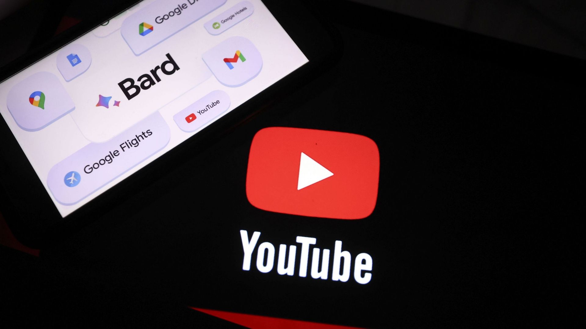 Non c’è più bisogno di guardare i video di YouTube: Bard, l’intelligenza artificiale di Google, lo fa per te