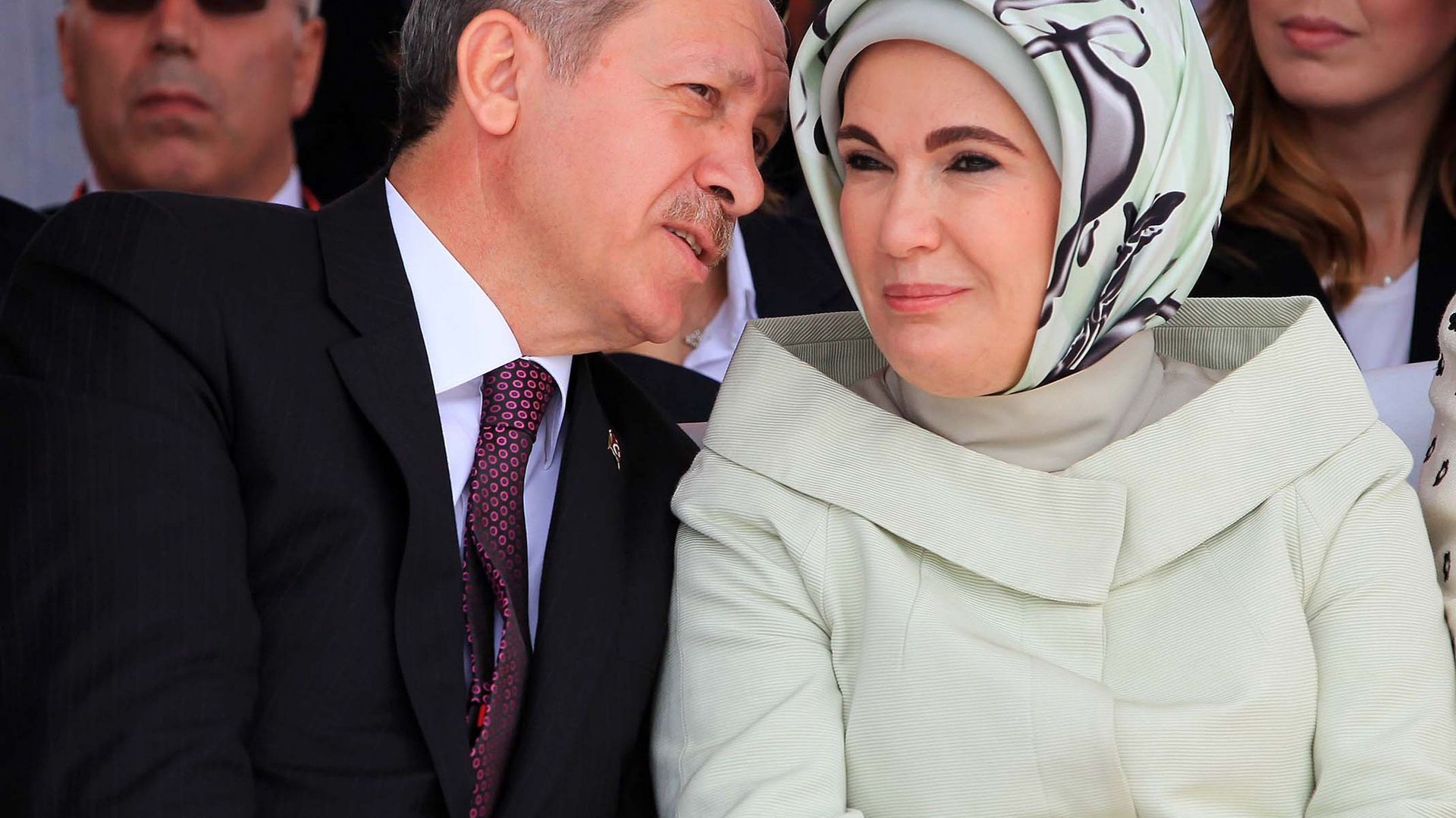 Recep Tayyip Erdogan et son épouse, Emine lors d'une cérémonie aux abords du Bosphore