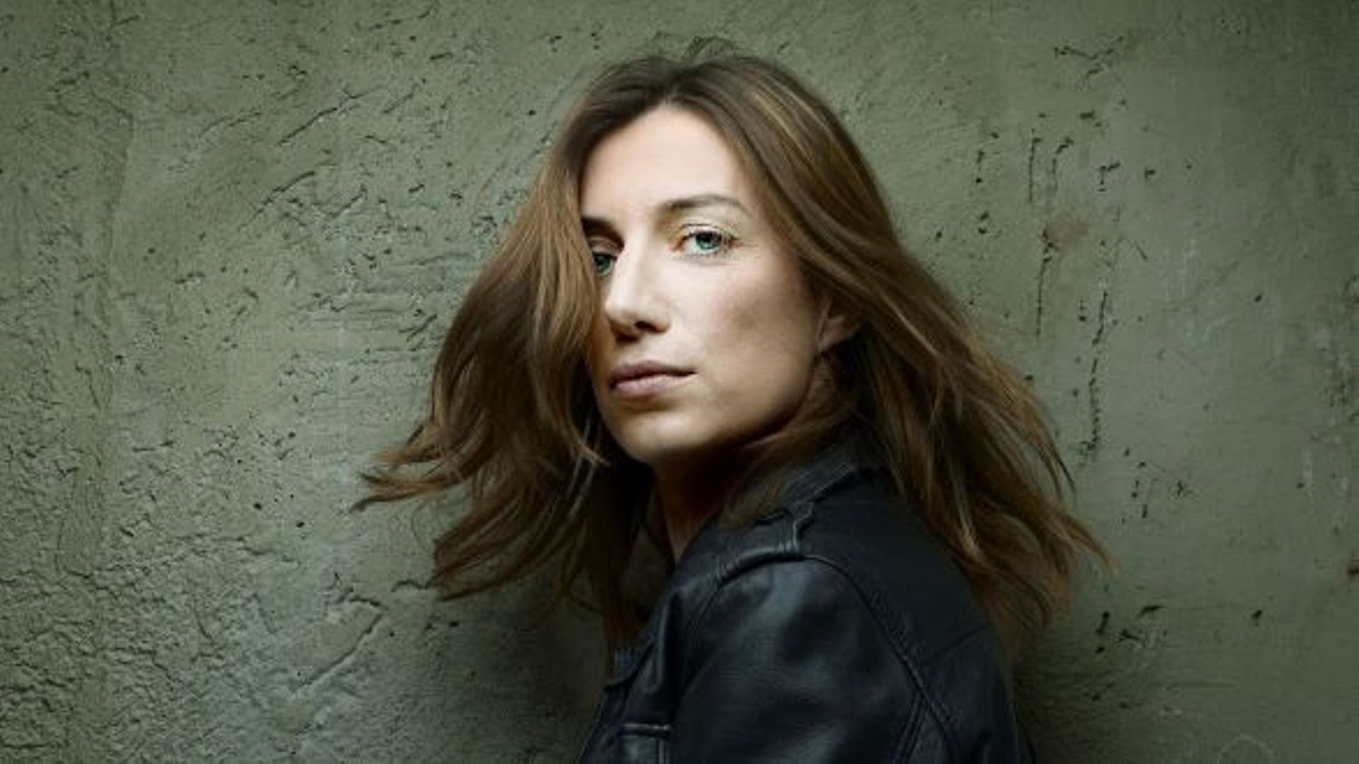 Entretien avec une Anaïs en mode rétro - RTBF Actus