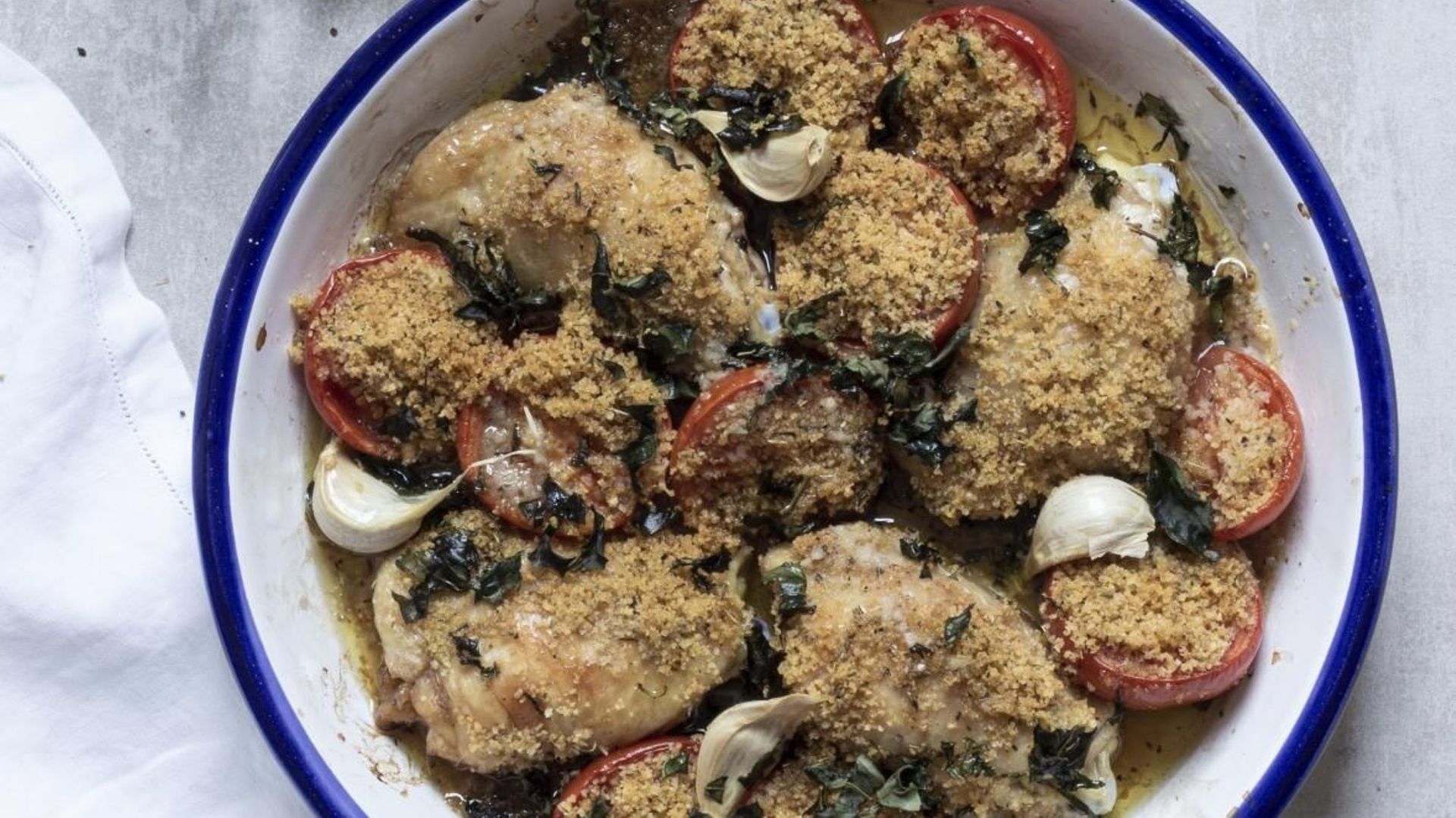 Recette : poulet croustillant aux tomates confites - RTBF Actus