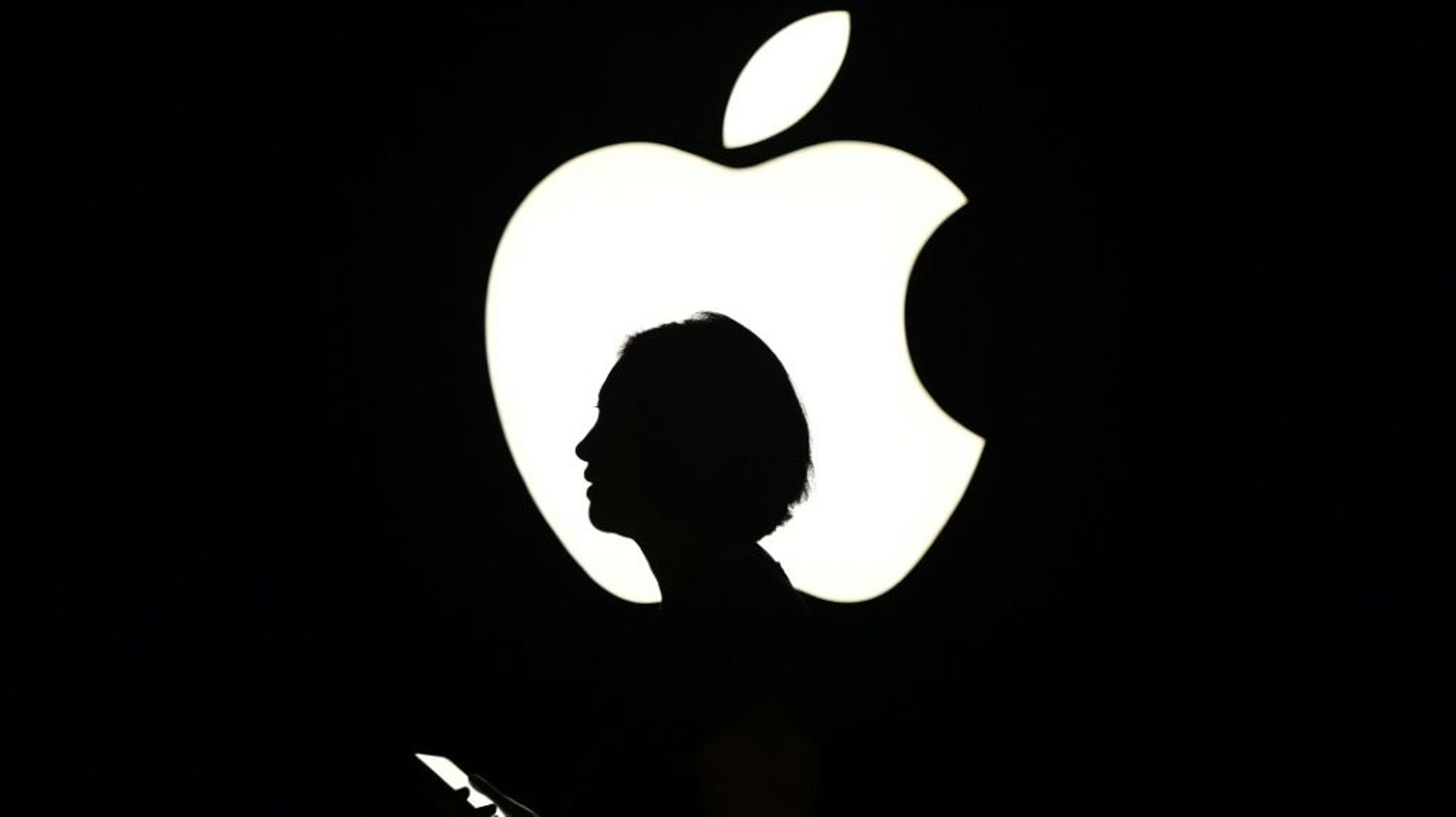 Apple est devenue jeudi la première société privée au monde à atteindre le cap des 1.000 milliards de dollars à Wall Street