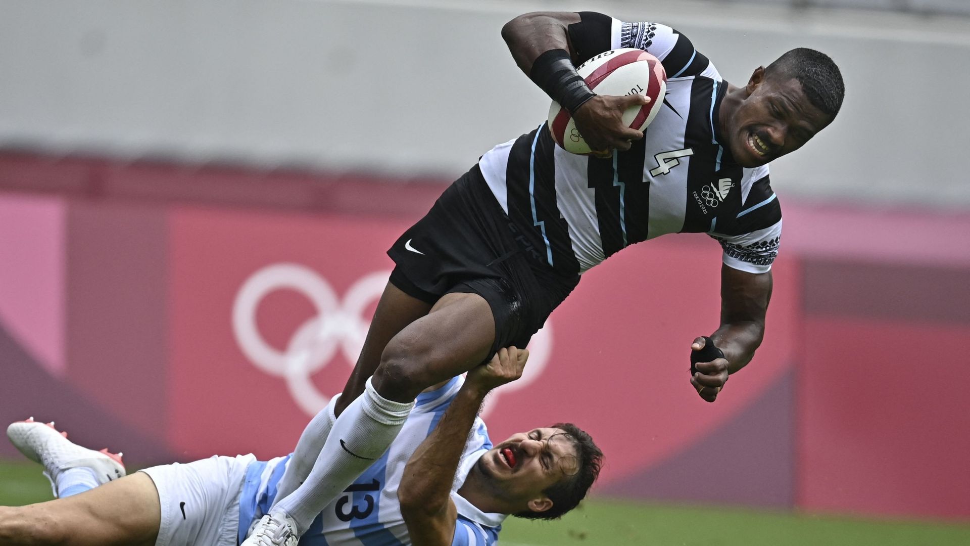 Les Fidji affronteront la Nouvelle-Zélande en finale en rugby à sept.