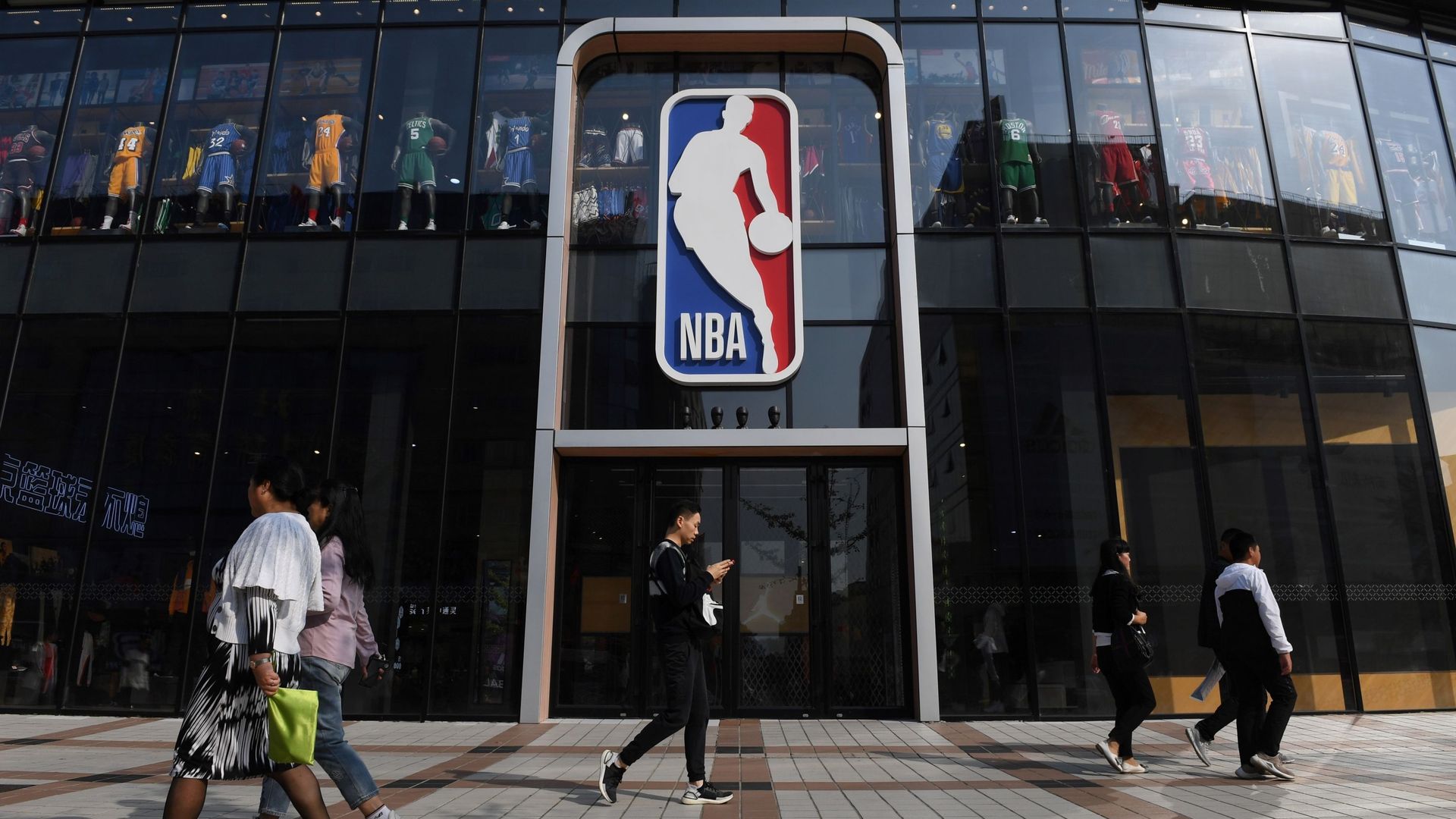 NBA: Une enquête dénonce les mauvais traitements dans les académies NBA de basket en Chine