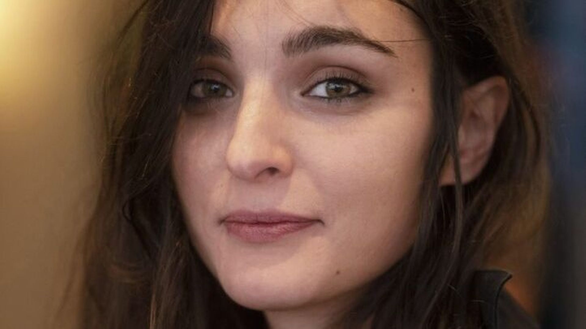 La poétesse Rachel Cholz : " Les bêtes nous regardent devenir les bêtes de quelqu’un d’autre "